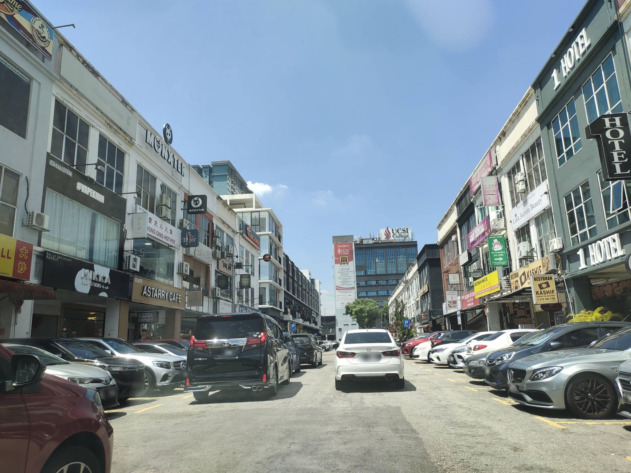 Street view near 1 Hotel, Alam Damai — © zh9567 (CC BY-SA · Mapillary)
