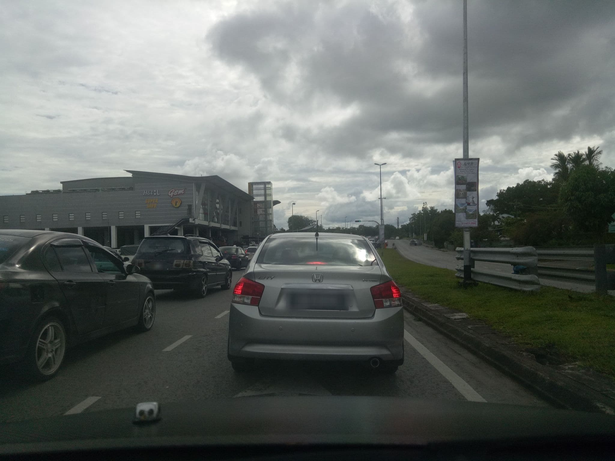 Street view near Apai Homestay, Kuching
