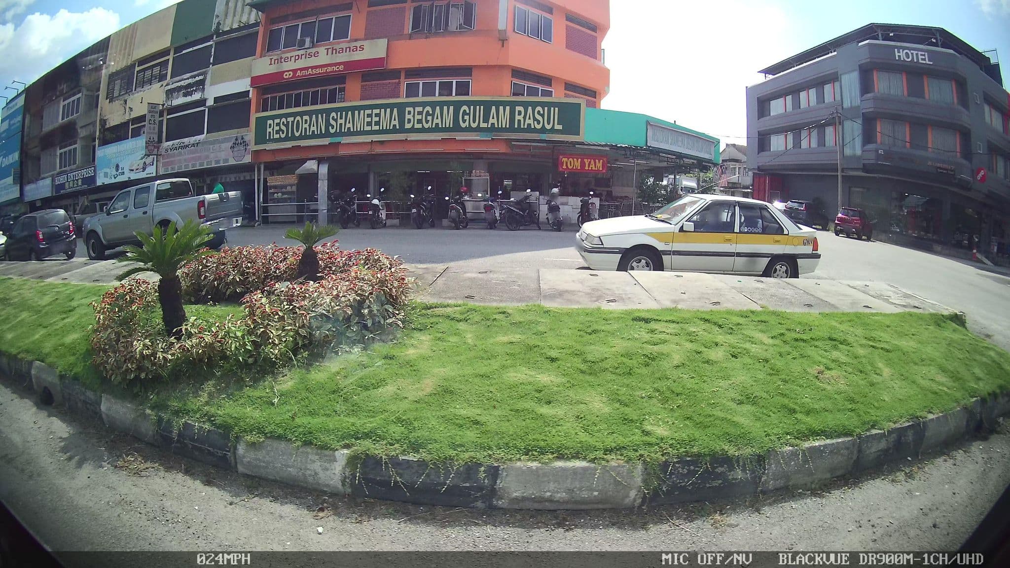 Street view near Merge Summit Boutique Hotel, Teluk Intan — © kaart_1 (CC BY-SA · Mapillary)