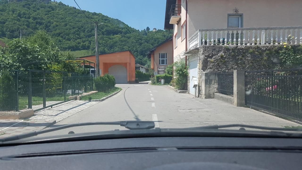 Street view near Apartment Beganović-Centar, Orašac — © mik007 (CC BY-SA · Mapillary)