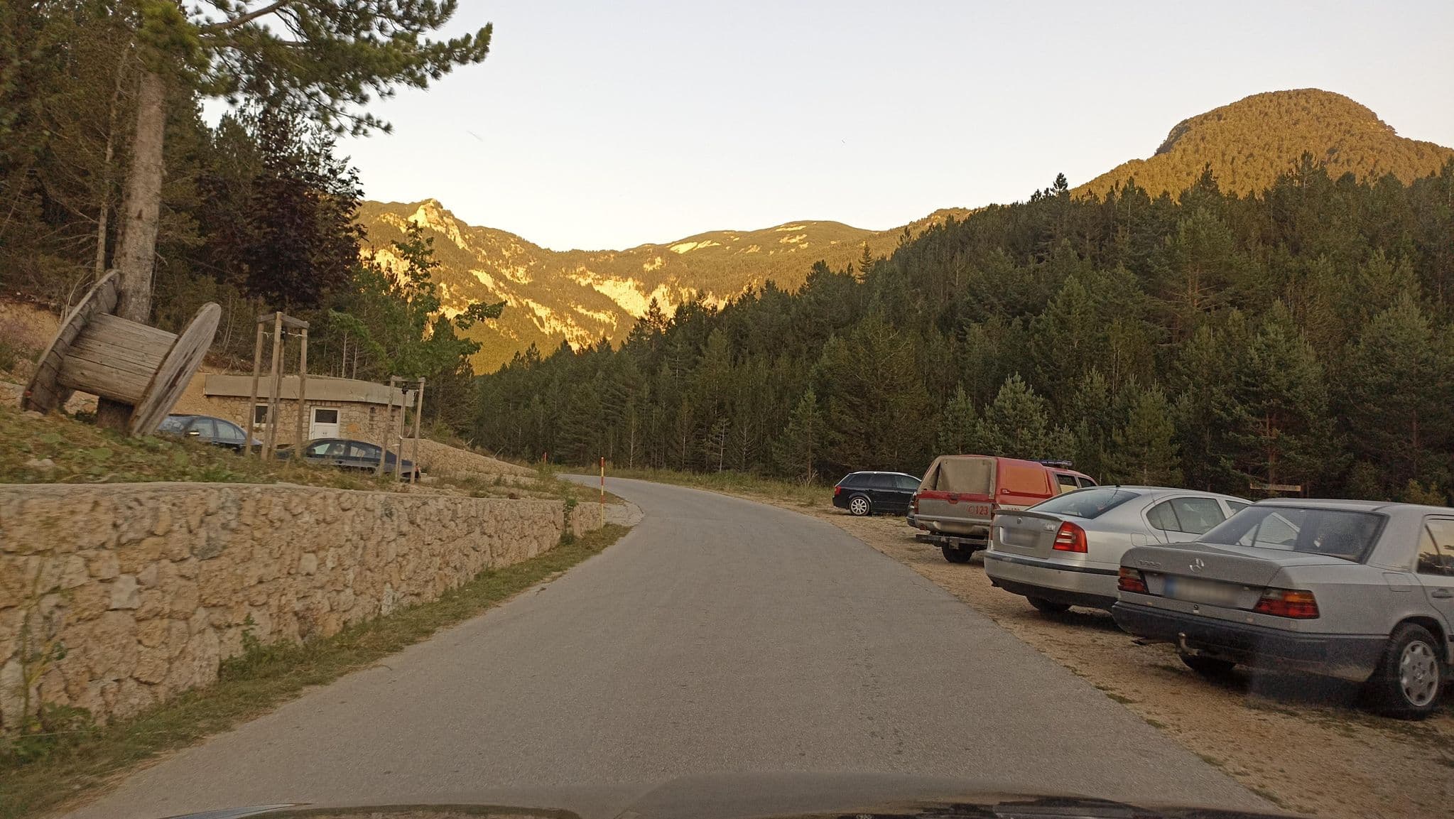 Street view near Planinarski dom "Pločno", Lise — © zorank (CC BY-SA · Mapillary)