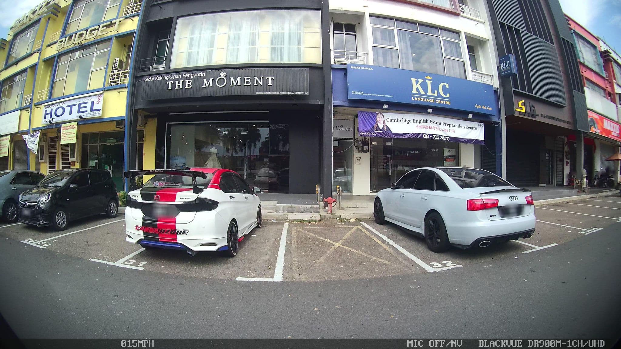 Street view near Sakiza Hotel, Setia Tropika — © kaart5 (CC BY-SA · Mapillary)
