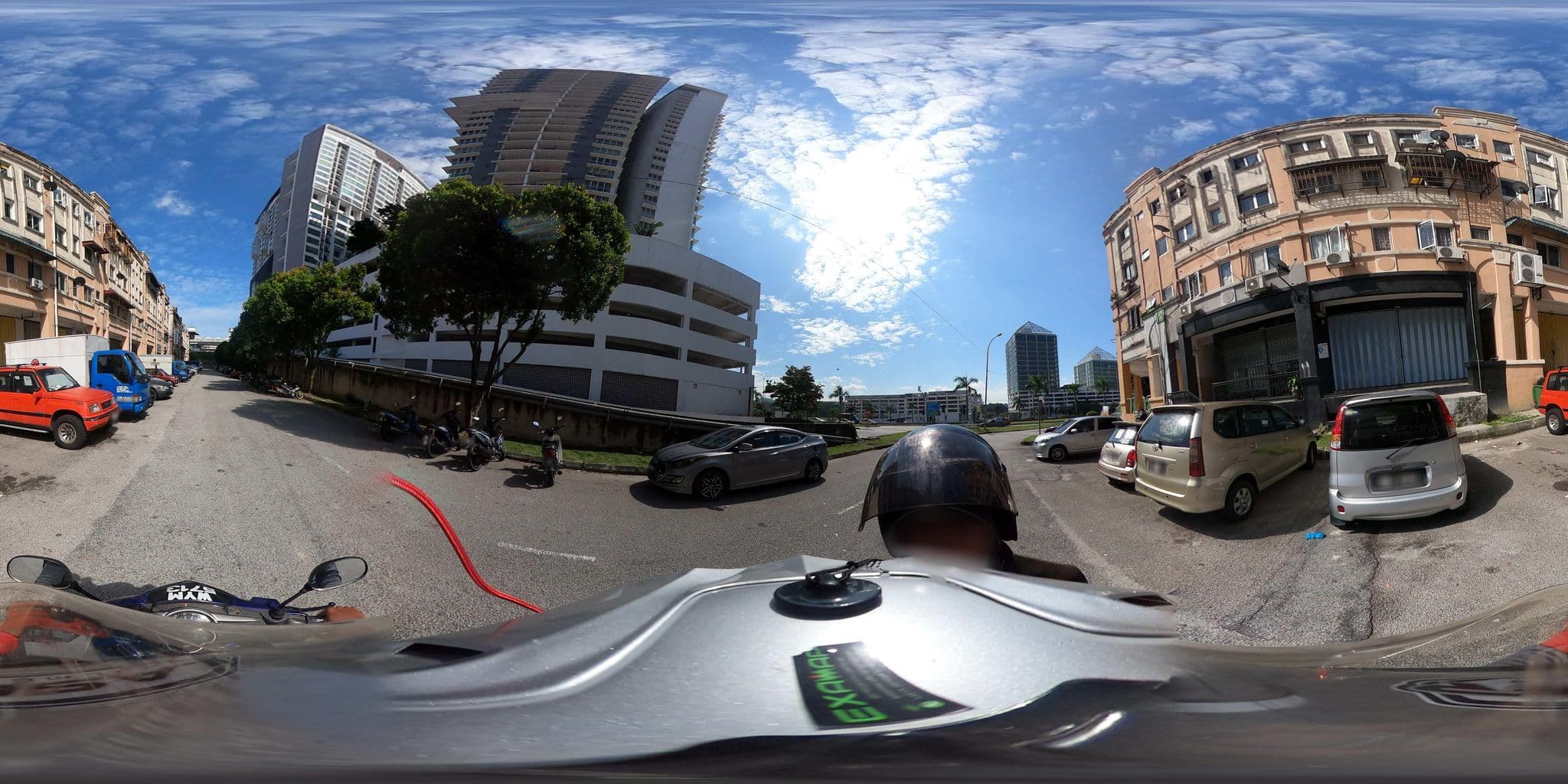 Street view near Skyvilla Apartments, Seri Kembangan — © ahlang2 (CC BY-SA · Mapillary)
