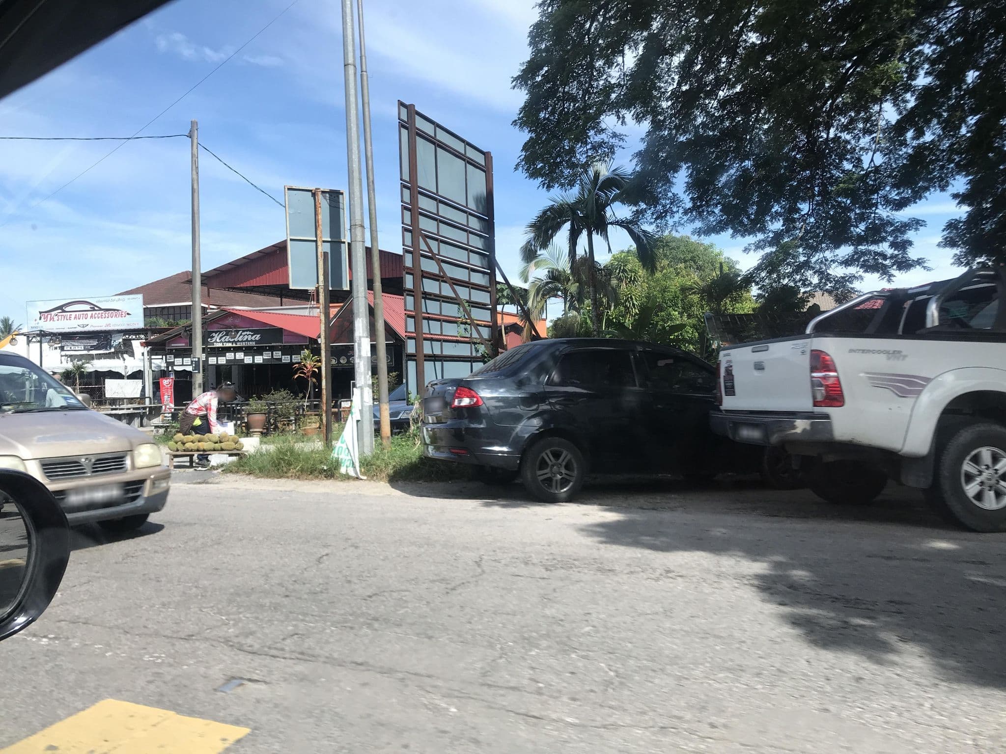 Street view near Budget 118 Inn, Wakaf Baharu — © Jeddy (CC BY-SA · Mapillary)