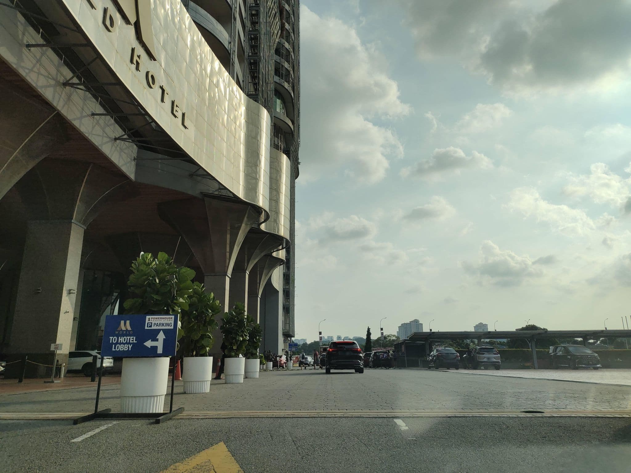 Street view near Avante Hotel, Bandar Utama — © zh9567 (CC BY-SA · Mapillary)