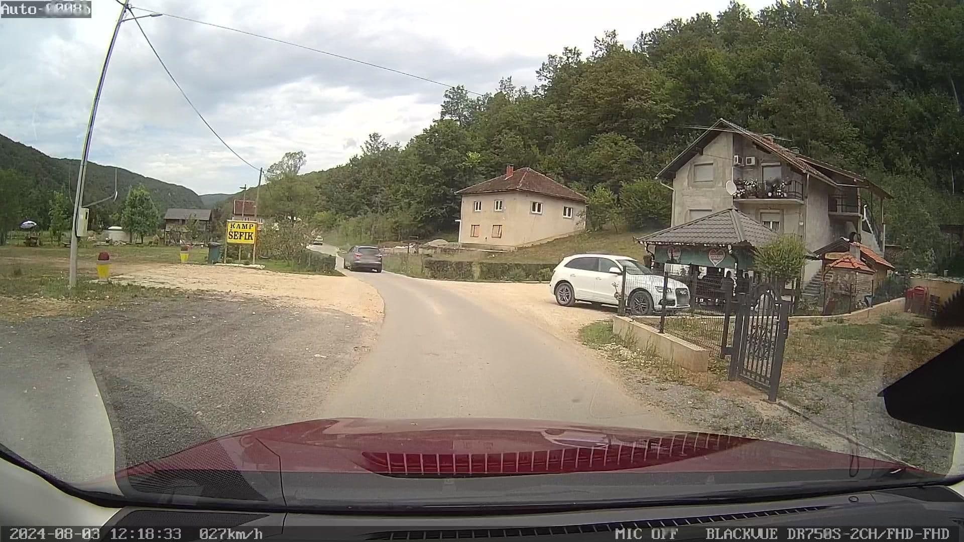 Street view near Kamp Šefik, Orašac — © rdnnk (CC BY-SA · Mapillary)