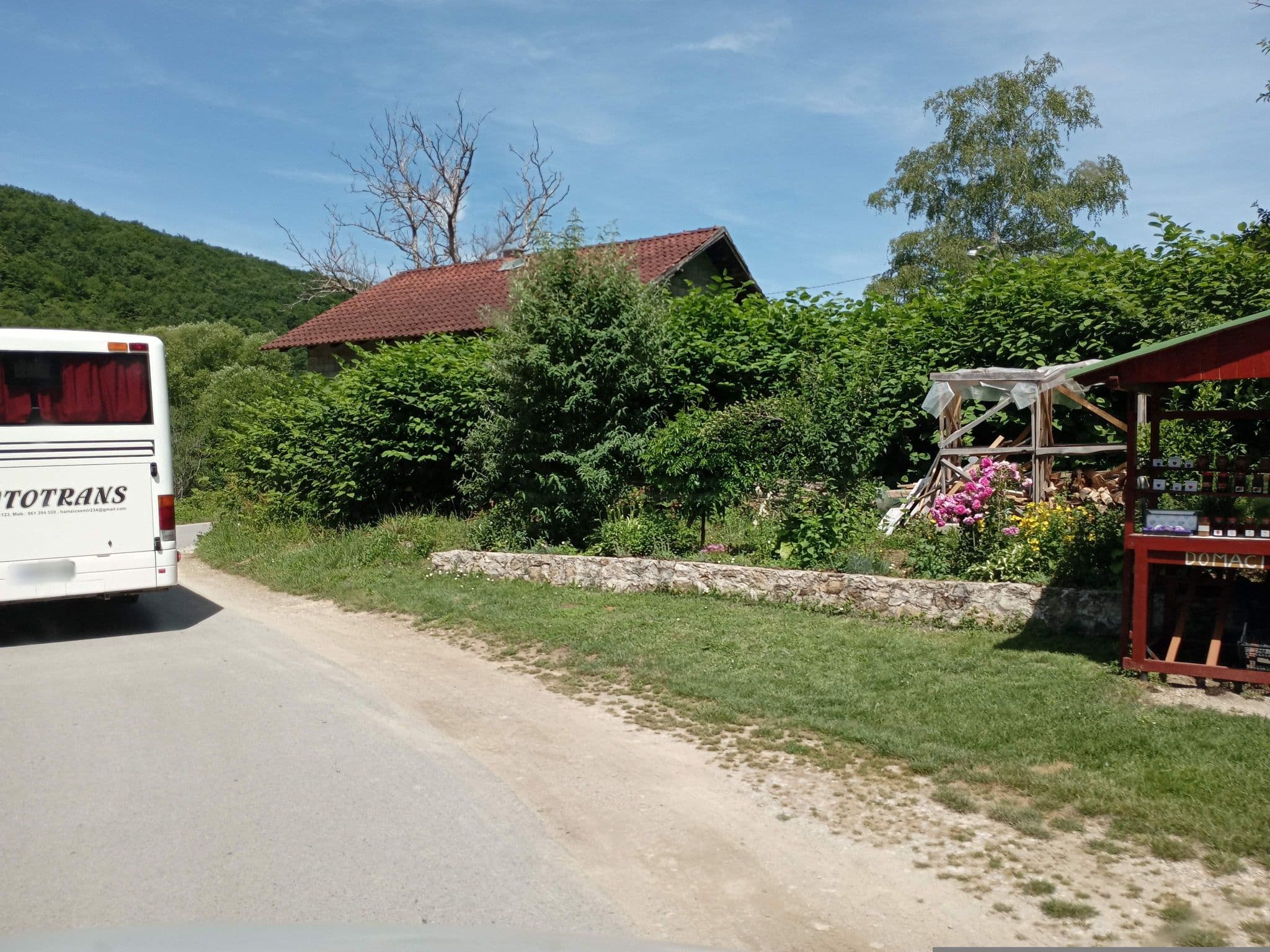 Street view near Apartments Vasva & Hazim, Orašac — © atze02 (CC BY-SA · Mapillary)
