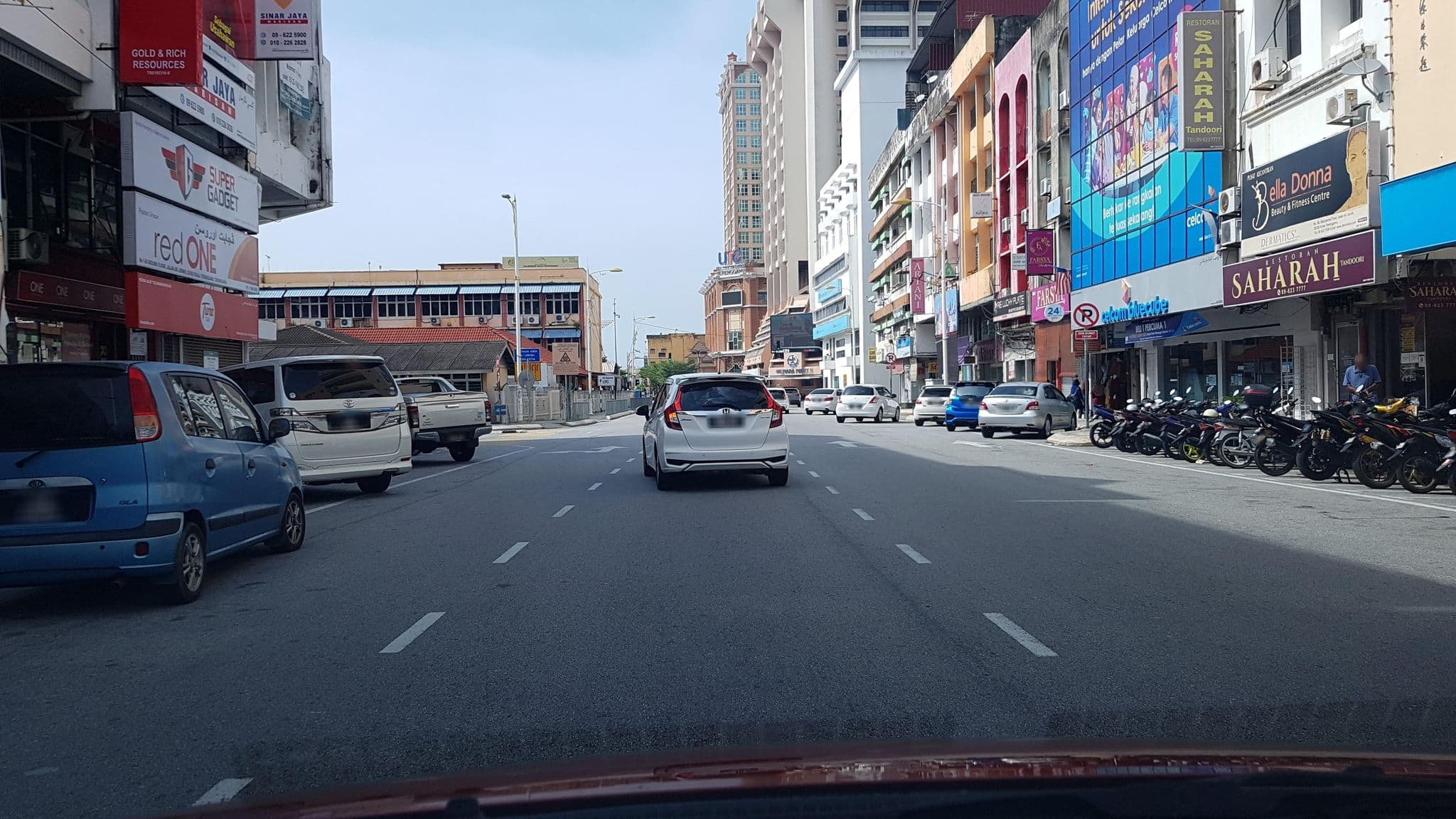 Street view near Leisure Lodge, Kuala Terengganu — © aaronshenhao (CC BY-SA · Mapillary)