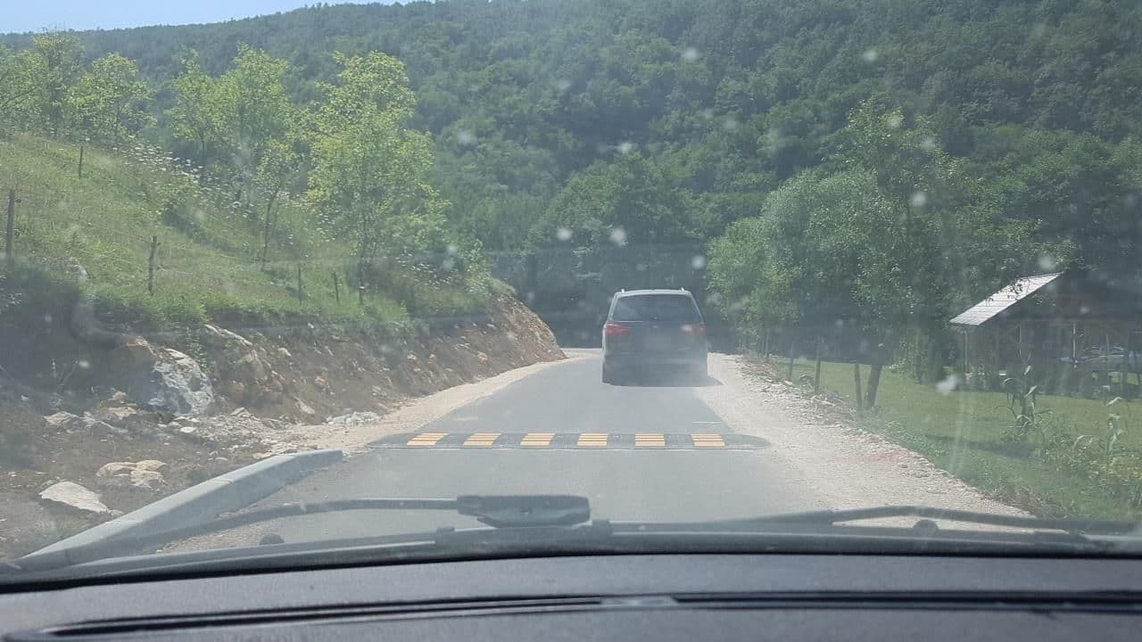 Street view near Camp Hamza, Orašac — © mik007 (CC BY-SA · Mapillary)