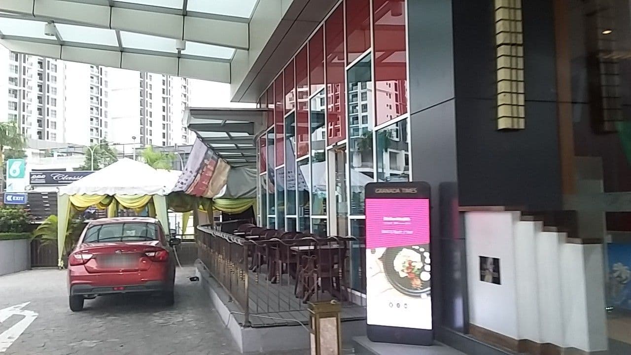 Street view near Hotel Granada Johor Bahru, Bukit Indah — © alandl (CC BY-SA · Mapillary)
