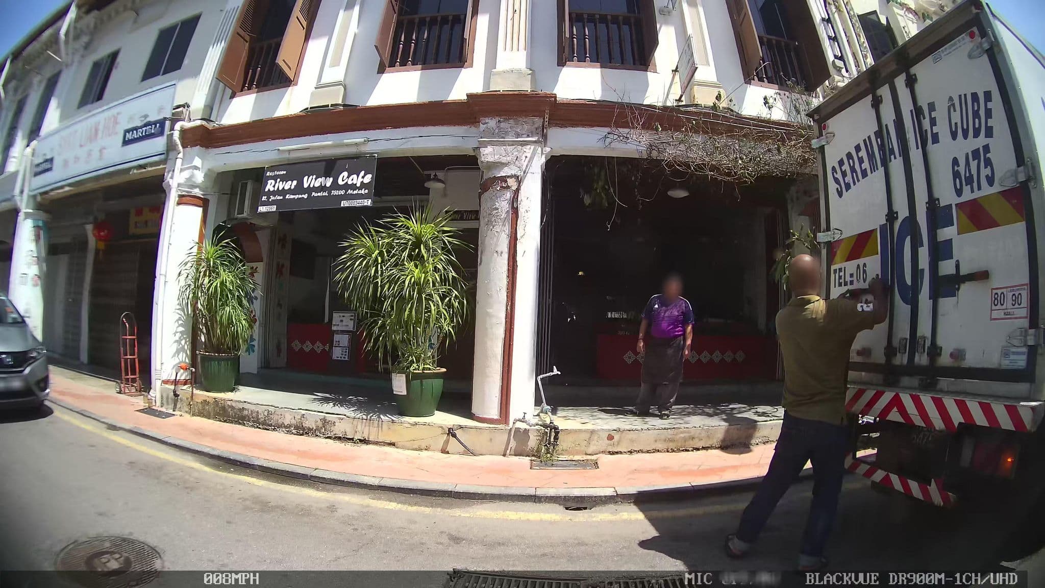 Street view near Vspace Guesthouse and Cafe, Malacca — © kaart_3 (CC BY-SA · Mapillary)