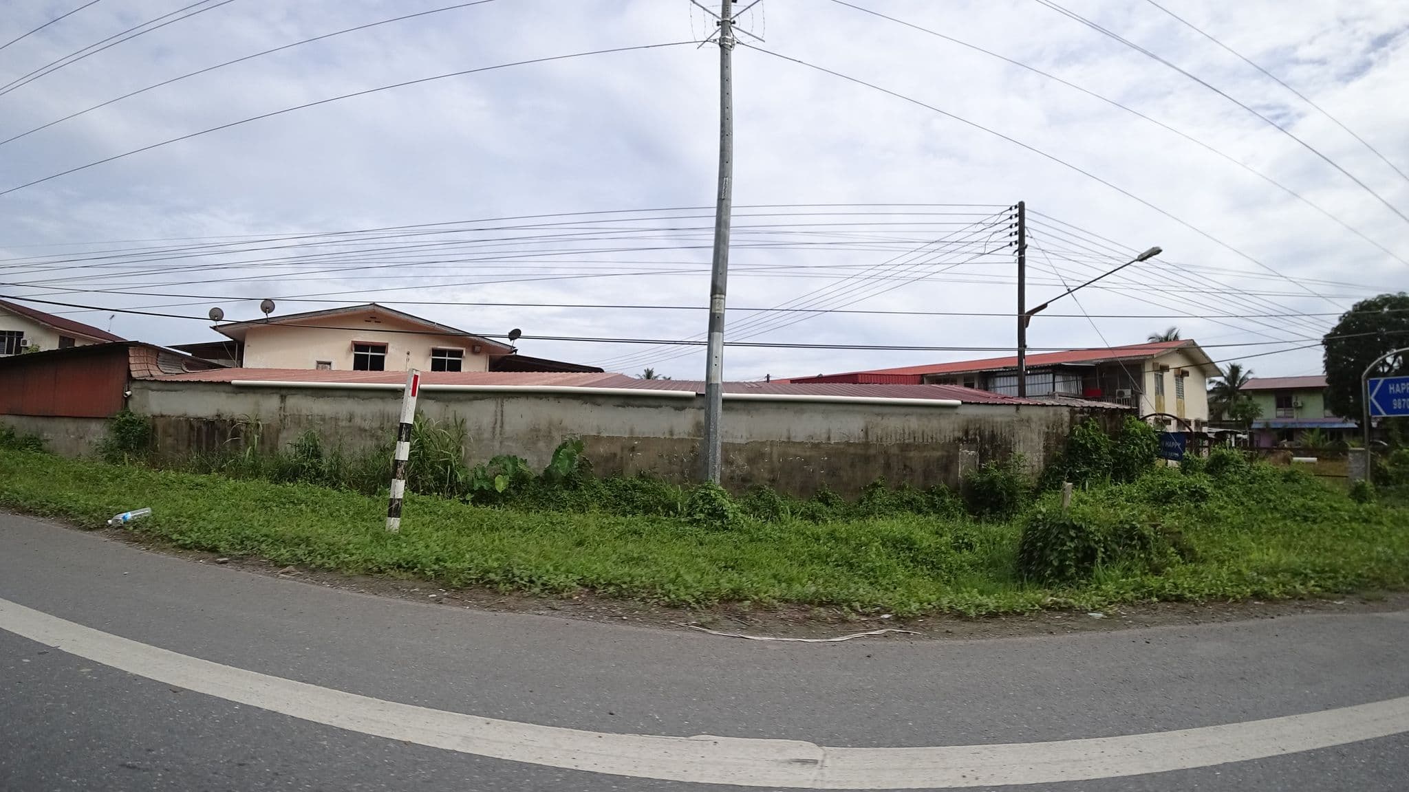 Street view near Sylvia Thien Residence, Limbang — © raito (CC BY-SA · Mapillary)