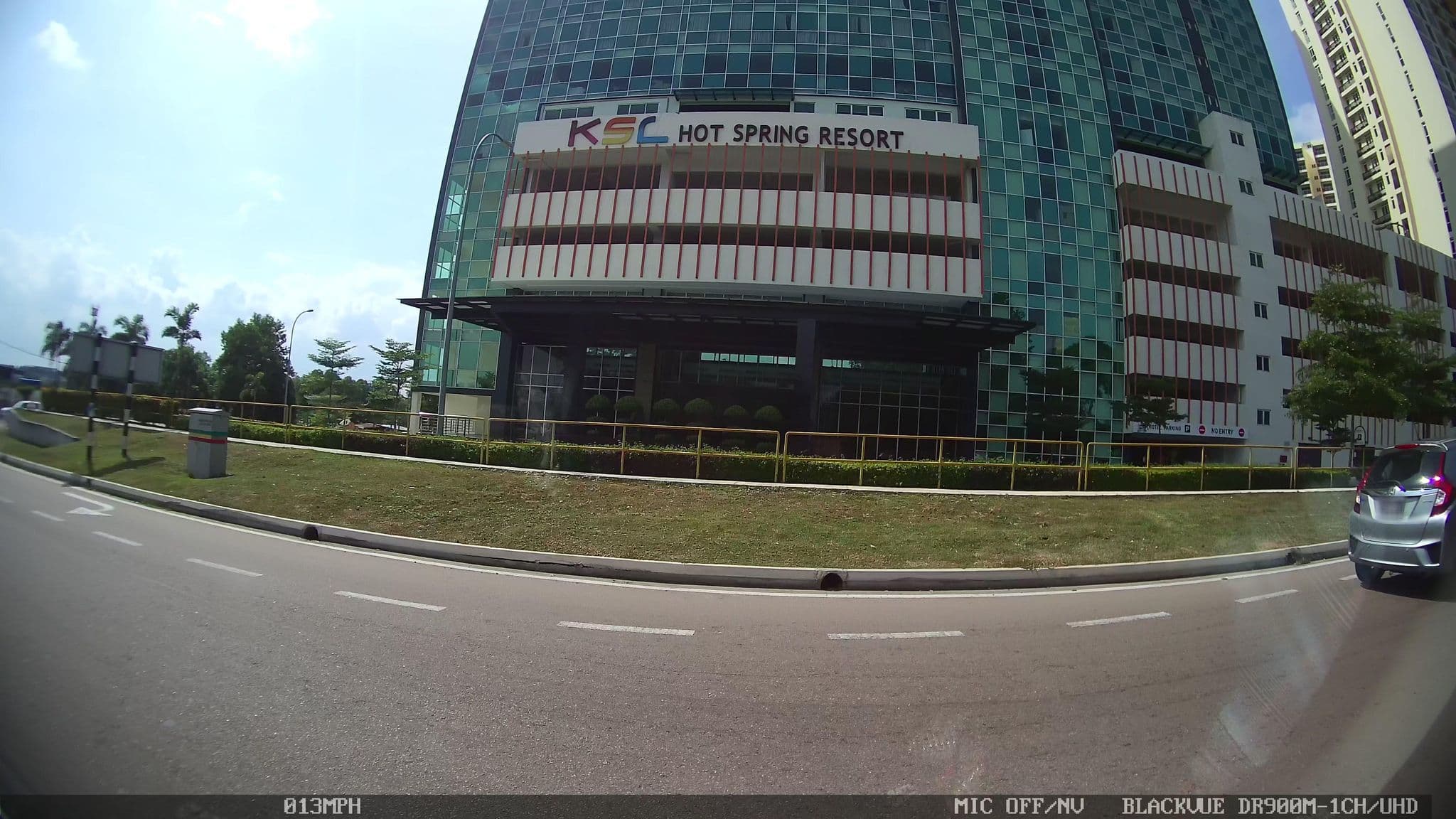 Street view near KSL Hot Spring Resort, Kampung Kangkar Teberau — © kaart_3 (CC BY-SA · Mapillary)