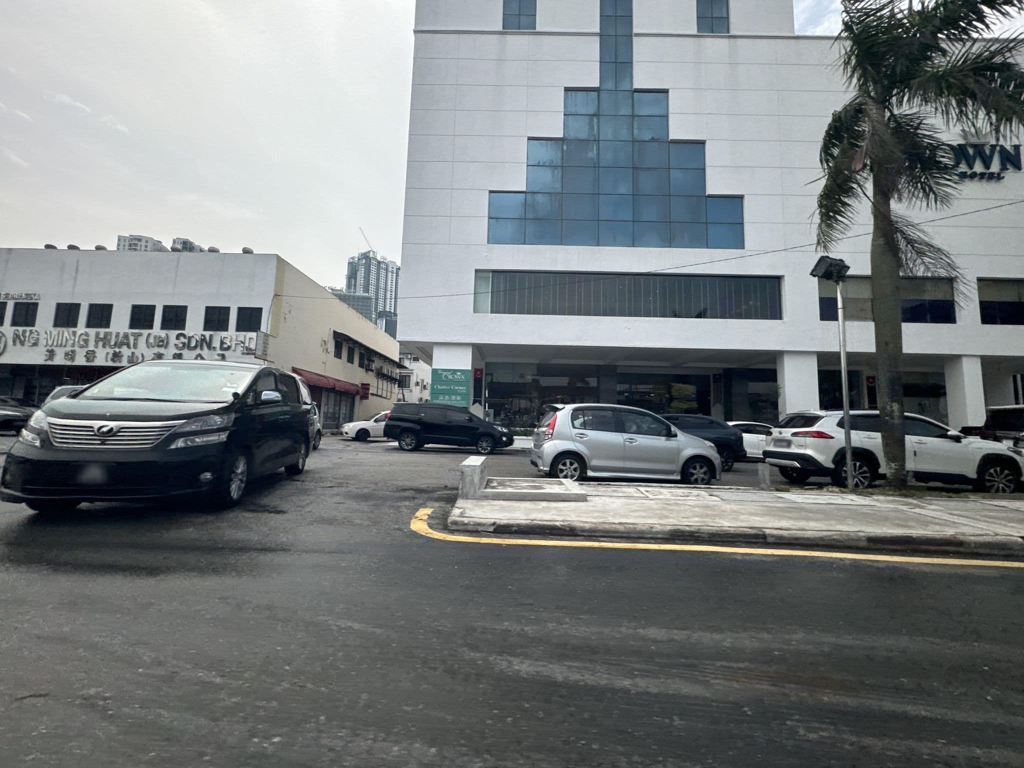 Street view near Crystal Crown Hotel, Johor Bahru — © filipb (CC BY-SA · Mapillary)
