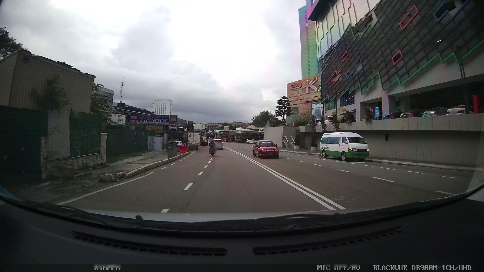 Street view near Holiday Villa, Johor Bahru — © kaart5 (CC BY-SA · Mapillary)