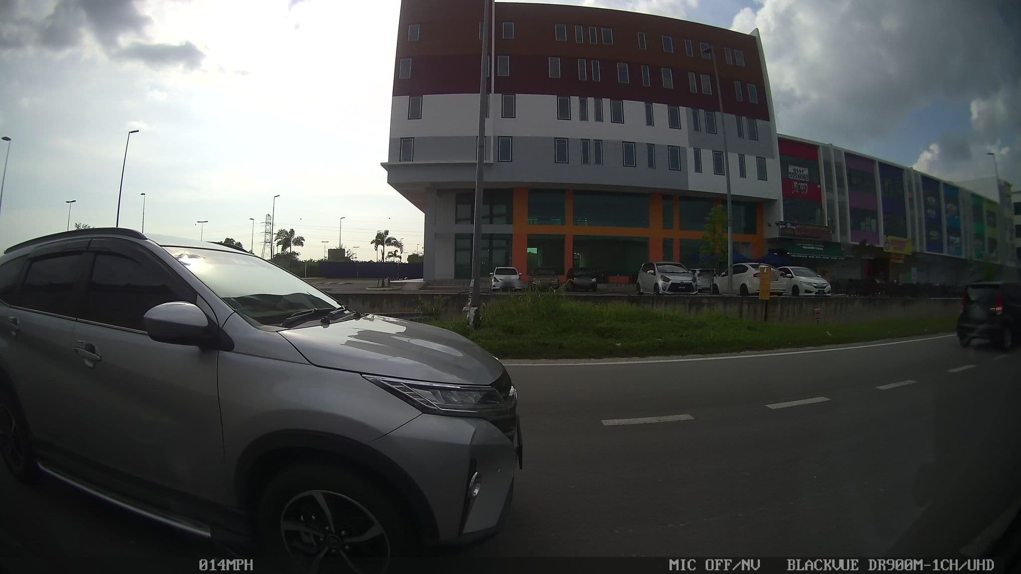 Street view near BRIX KLIA by Pinetree, Kota Warisan — © kaart5 (CC BY-SA · Mapillary)