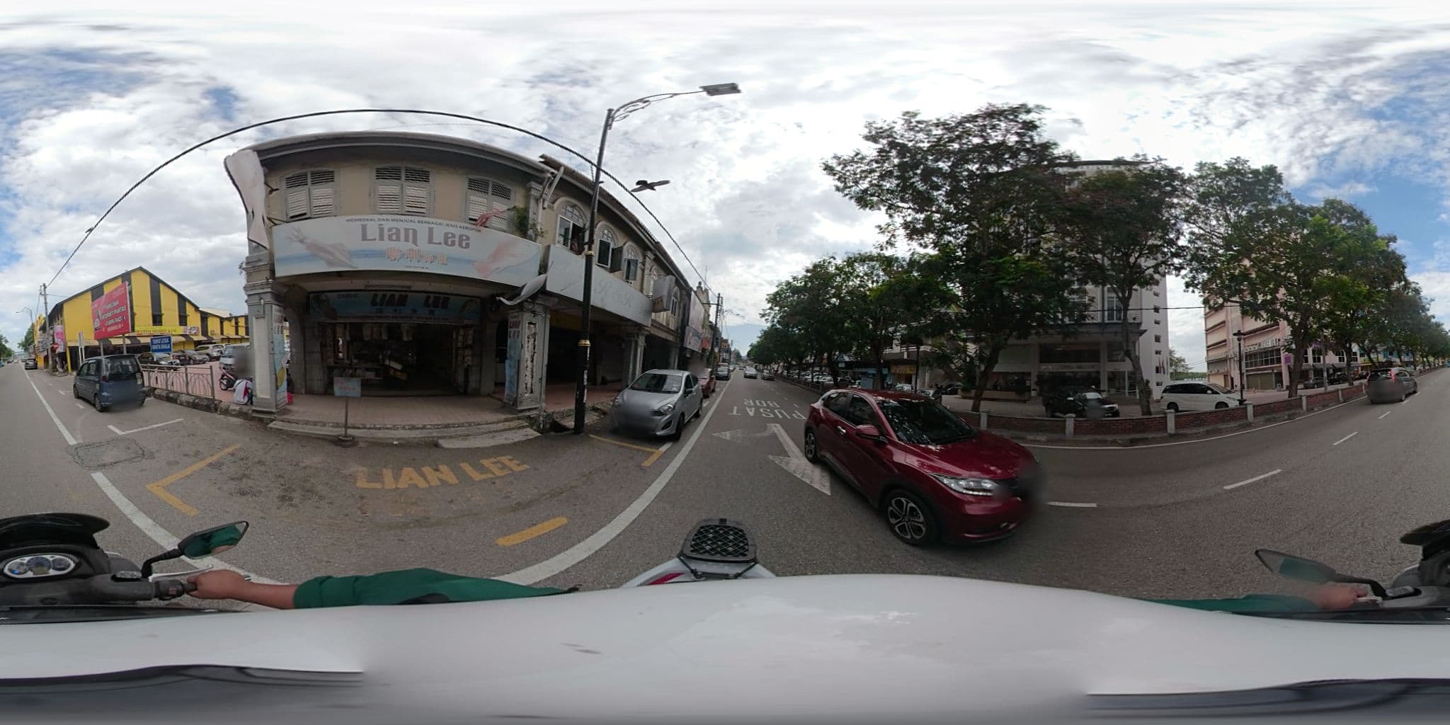 Street view near 1.HOTEL SENTRAL KUANTAN, Kuantan — © faizmahabob (CC BY-SA · Mapillary)