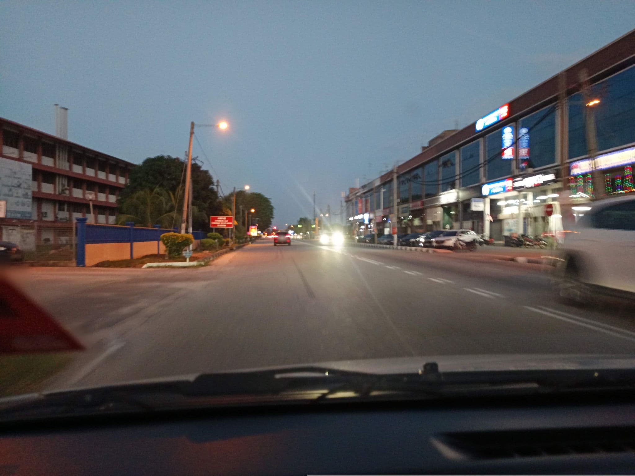 Street view near NK Hotel, Muar — © YikQin (CC BY-SA · Mapillary)