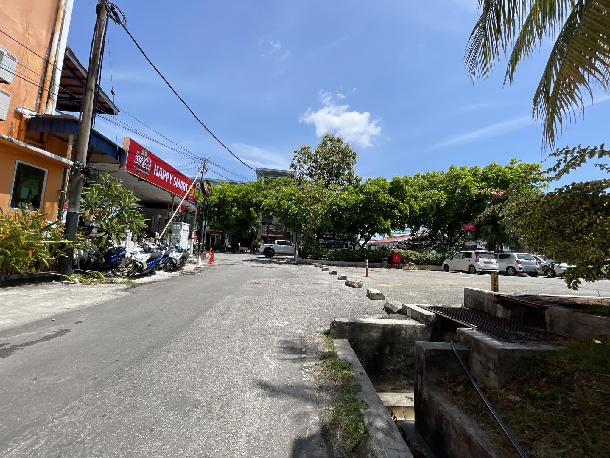 Street view near Arch Dormitorio Cenang, Pantai Cenang — © filipb (CC BY-SA · Mapillary)