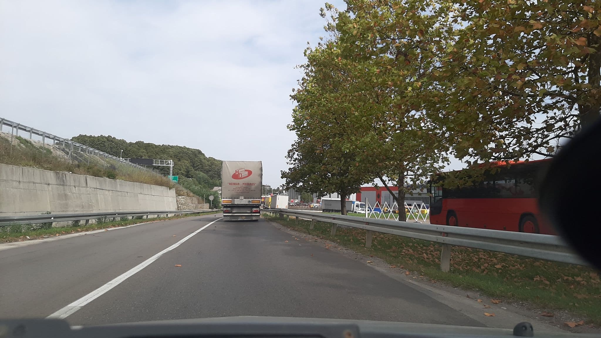 Street view near Hotel Bijeli dvor, Laktaši — © stefanjova1990 (CC BY-SA · Mapillary)
