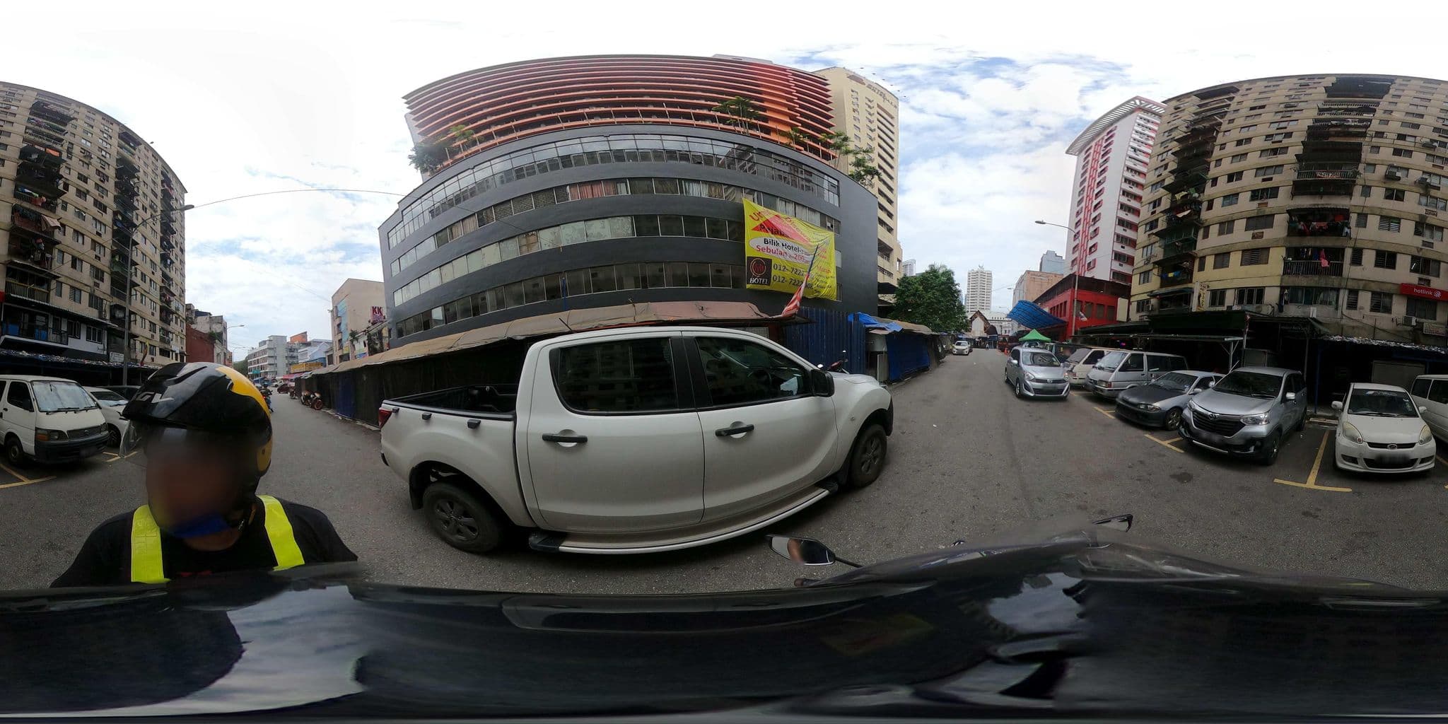 Street view near Hotel Seeds, Kampung Baru — © ahlang2 (CC BY-SA · Mapillary)