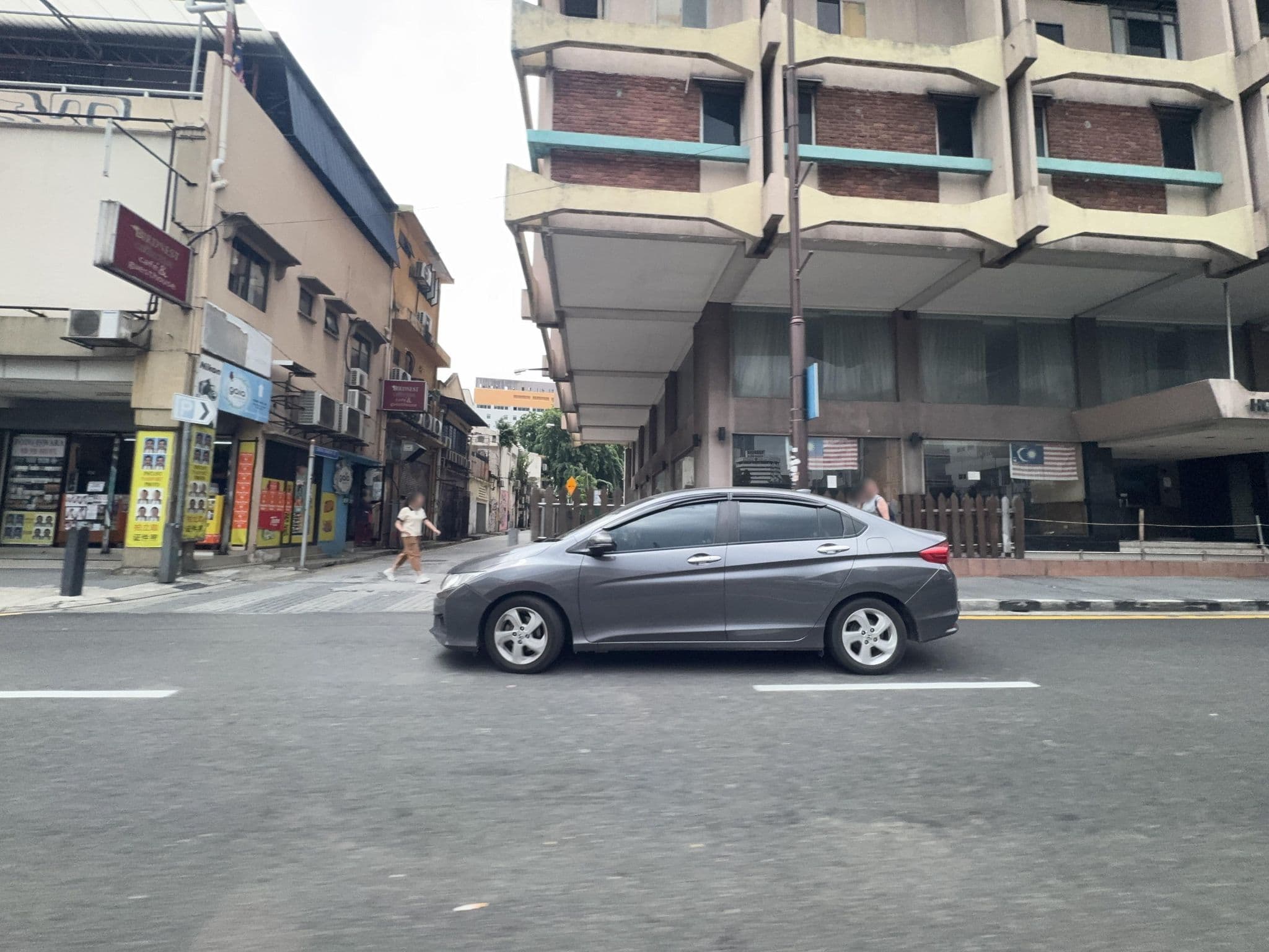 Street view near Hotel Mandarin Pacific, Kuala Lumpur — © filipb (CC BY-SA · Mapillary)
