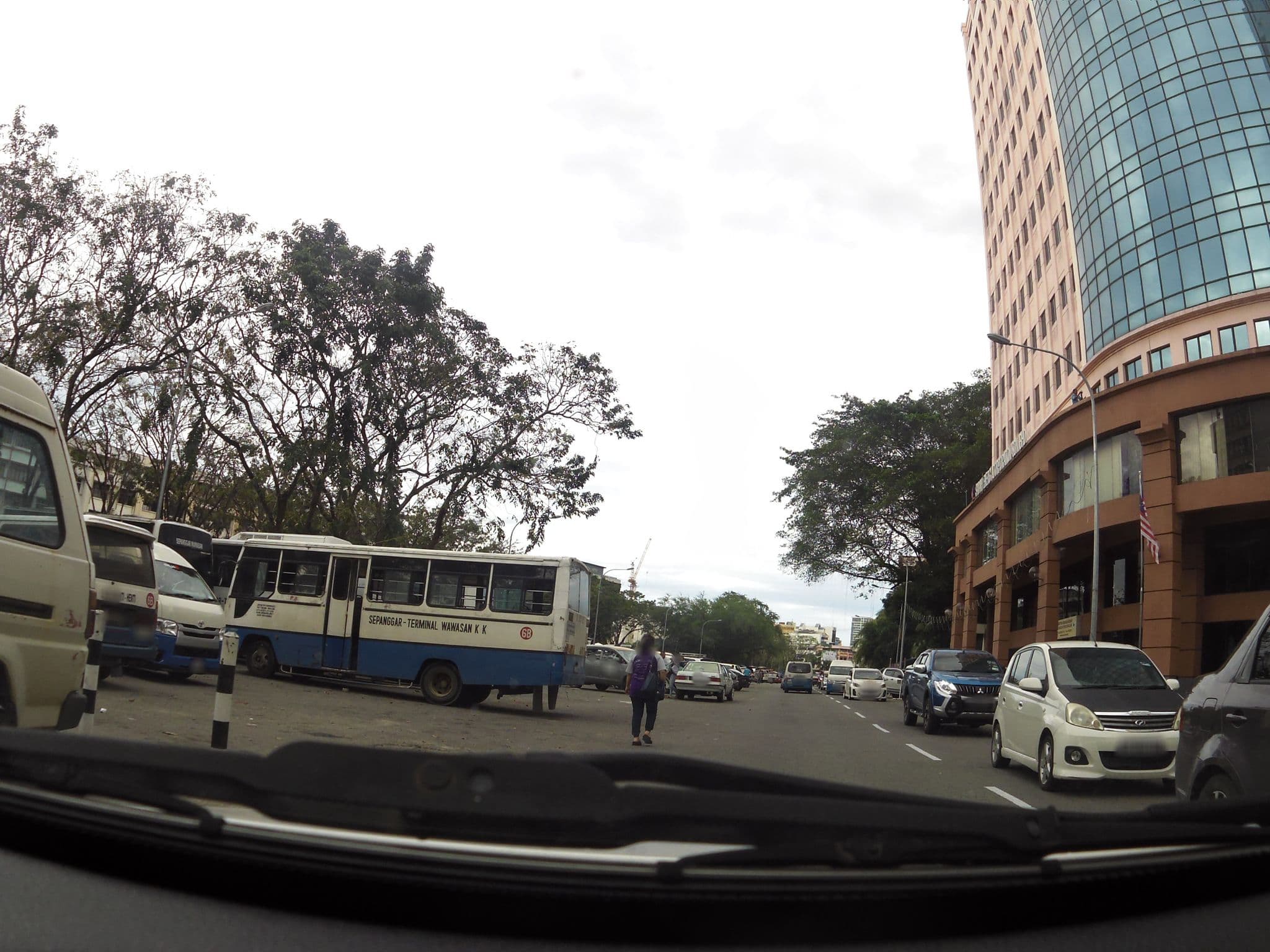 Street view near Hung Hung Inn, Kota Kinabalu — © skillsy (CC BY-SA · Mapillary)