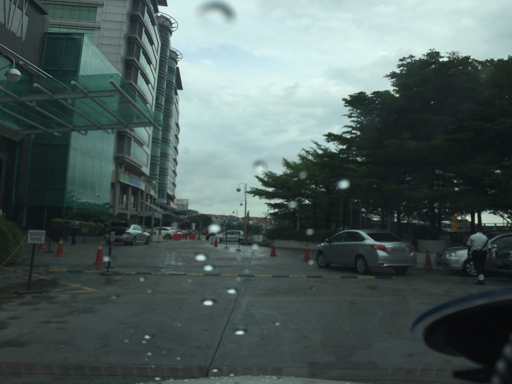 Street view near Premiere Hotel, Bandar Botanic — © riblit (CC BY-SA · Mapillary)