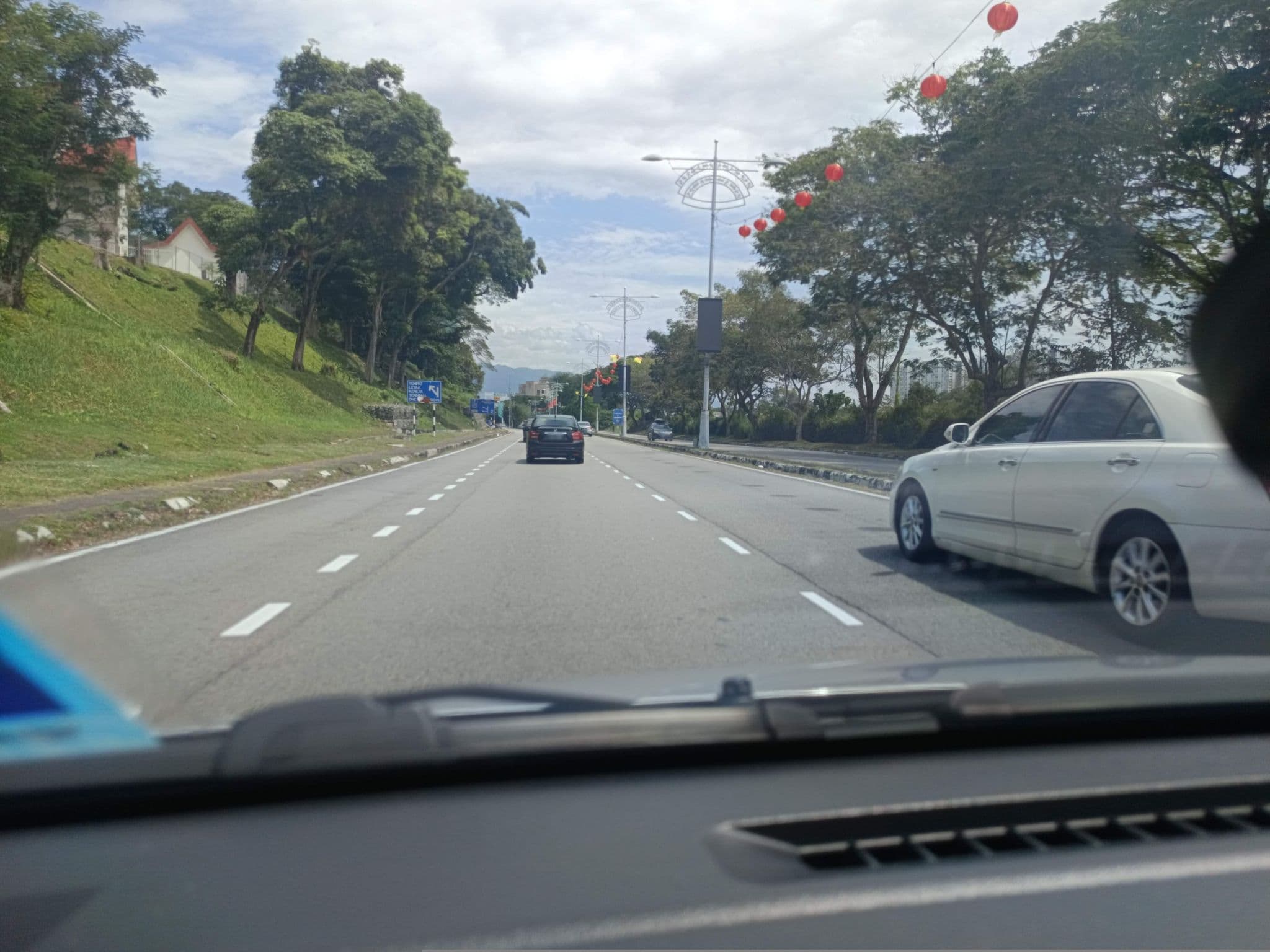 Street view near Hotel Seri Malaysia, Seremban — © YikQin (CC BY-SA · Mapillary)