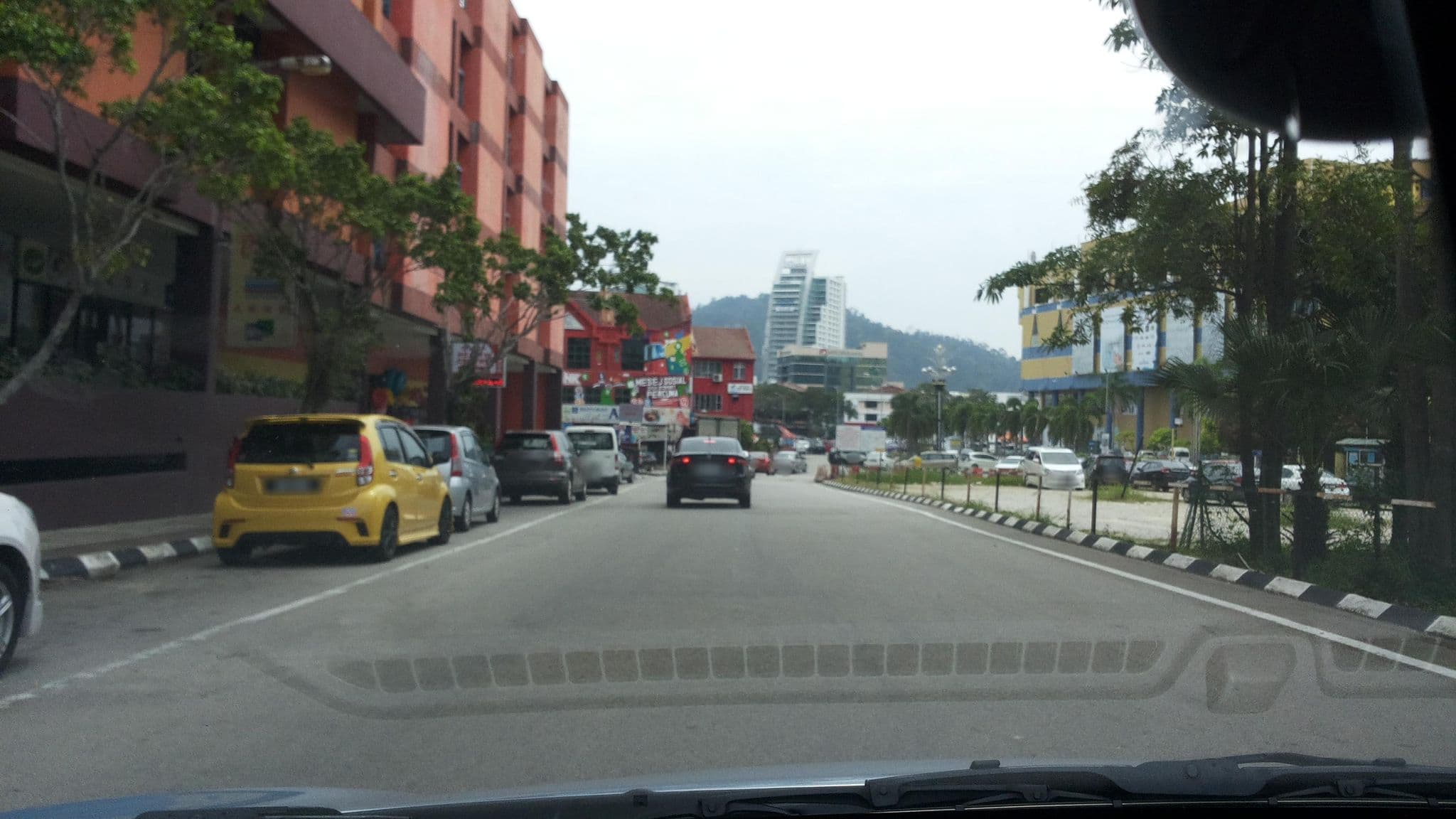 Street view near Hotel Grand Continental, Kuantan — © roadroid (CC BY-SA · Mapillary)