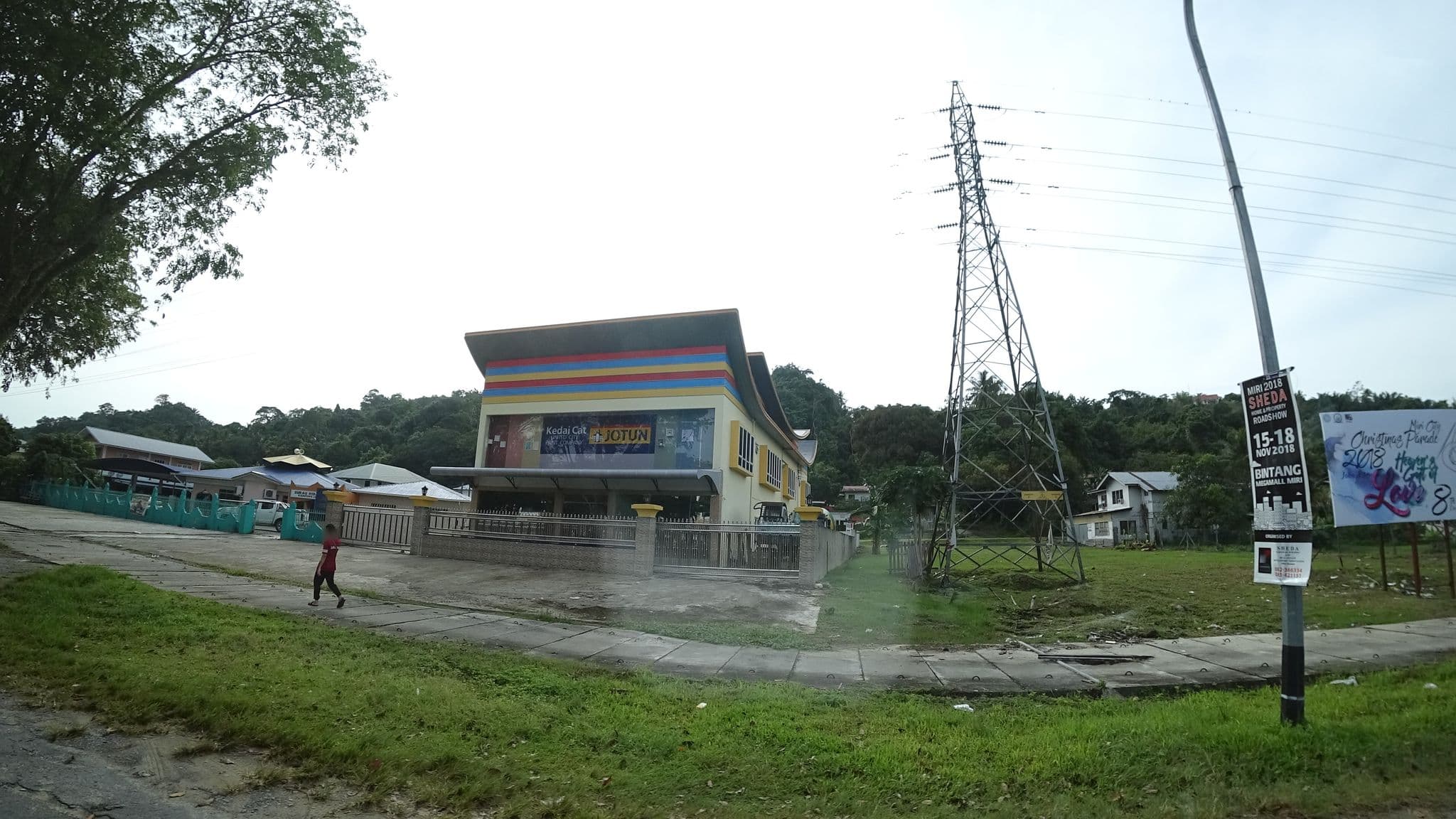 Street view near IJ Lodge, Miri