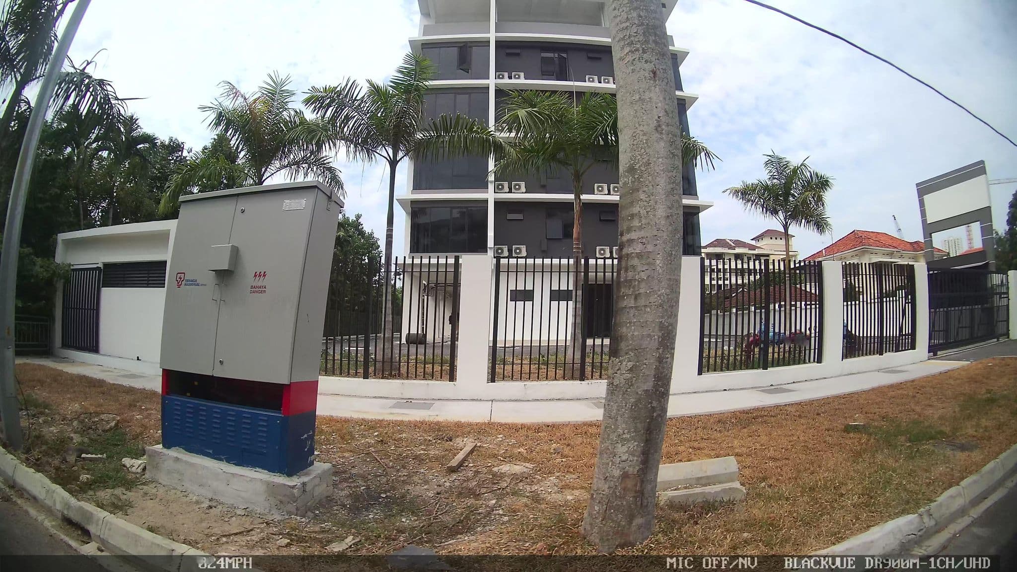 Street view near Scott Service Suites, George Town — © kaart_4 (CC BY-SA · Mapillary)