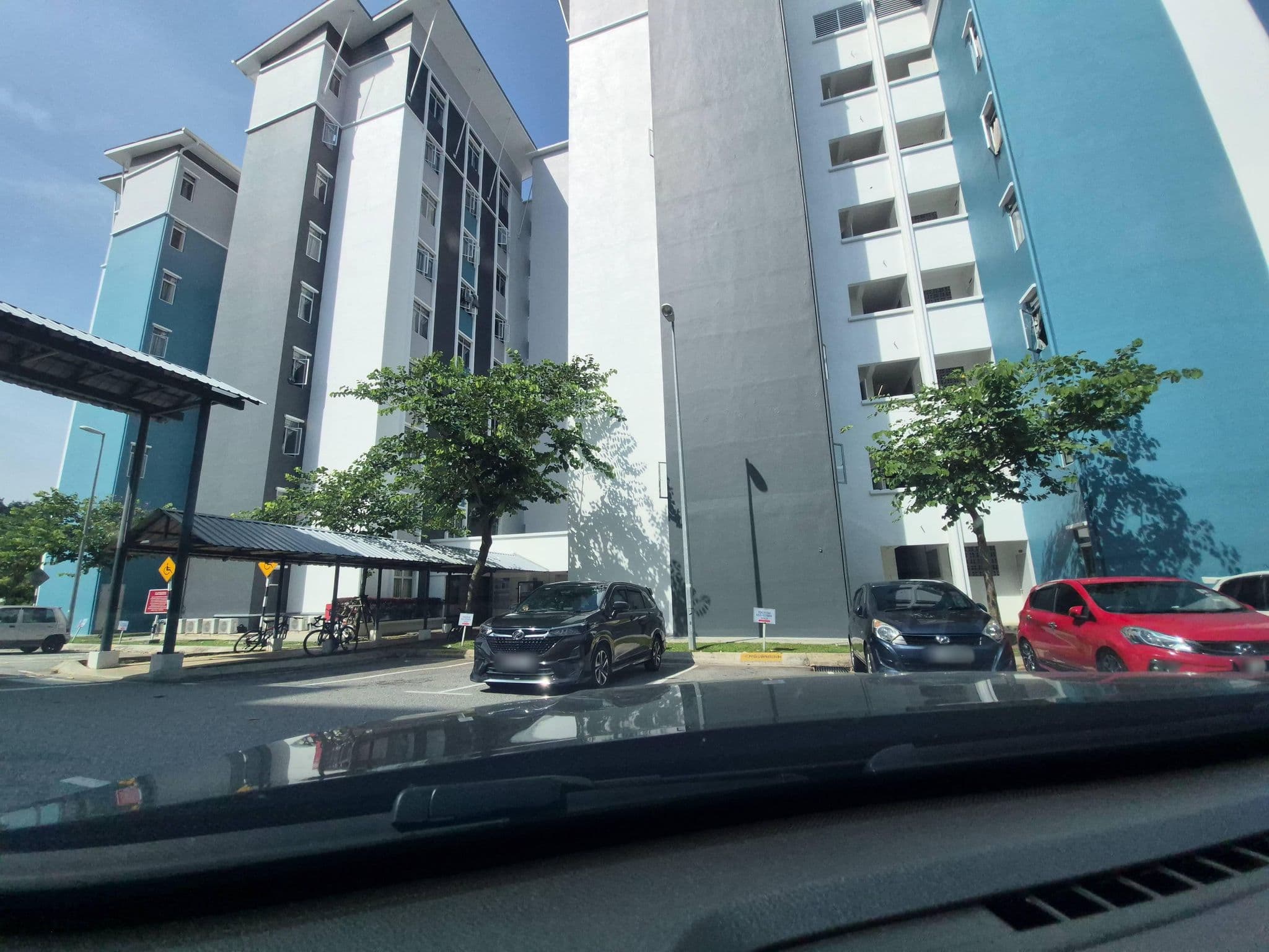 Street view near Kolej Kediaman Satria (Tuah), Durian Tunggal — © linuxmalaysia (CC BY-SA · Mapillary)