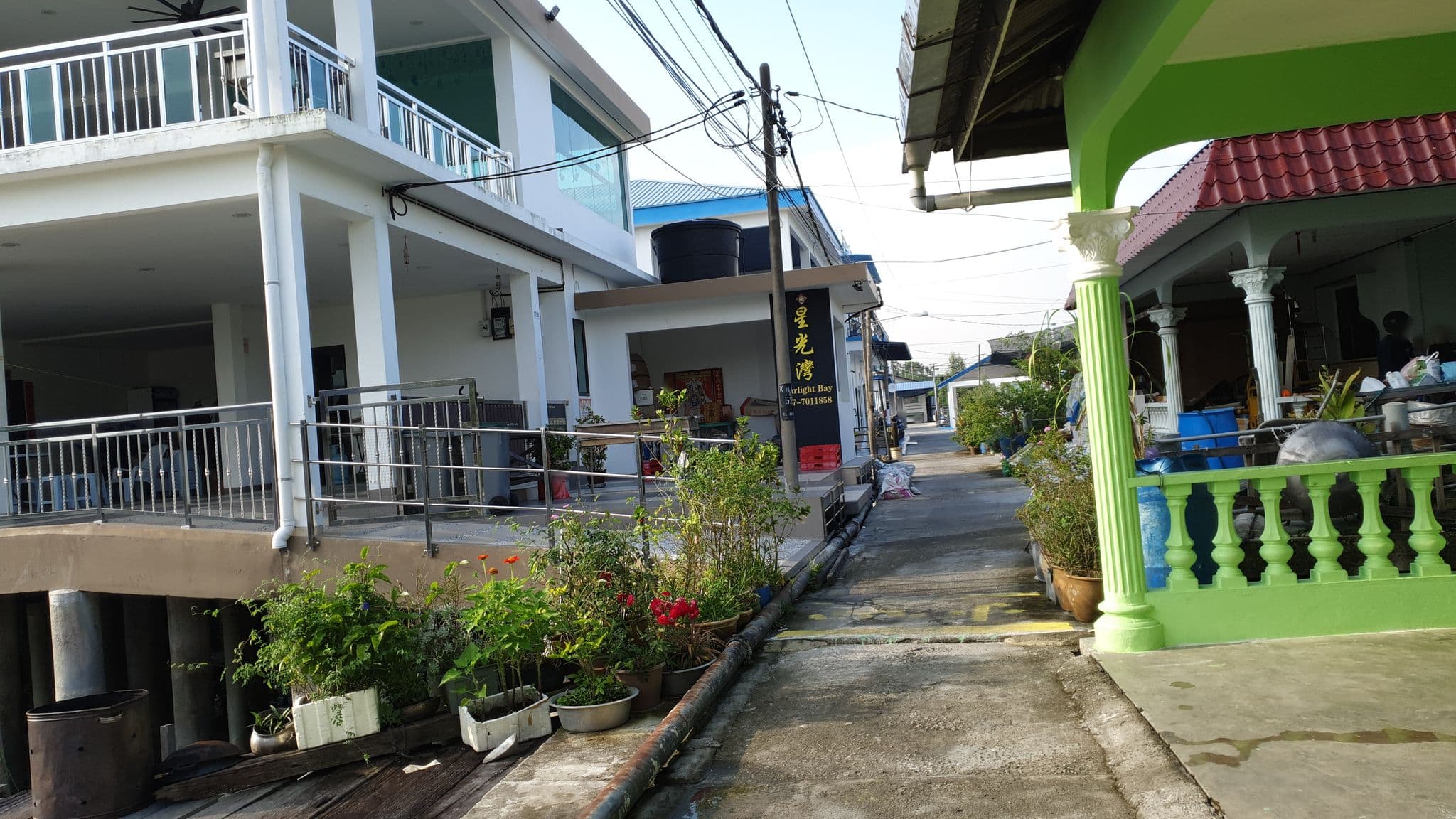 Street view near Starlight Bay, Kukup — © grobin (CC BY-SA · Mapillary)