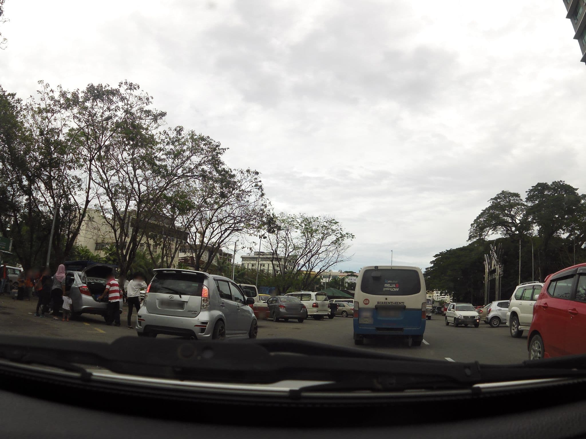 Street view near Dreamtel, Kota Kinabalu — © skillsy (CC BY-SA · Mapillary)