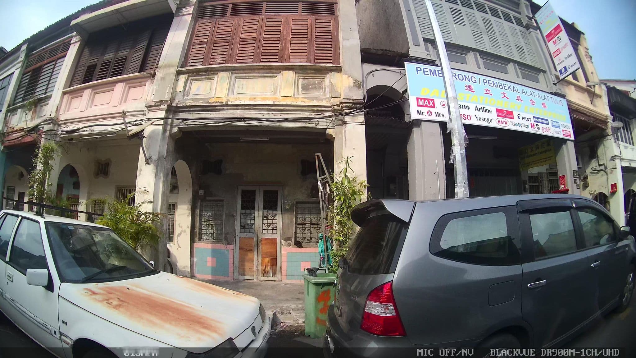 Street view near Noordin Mews, George Town