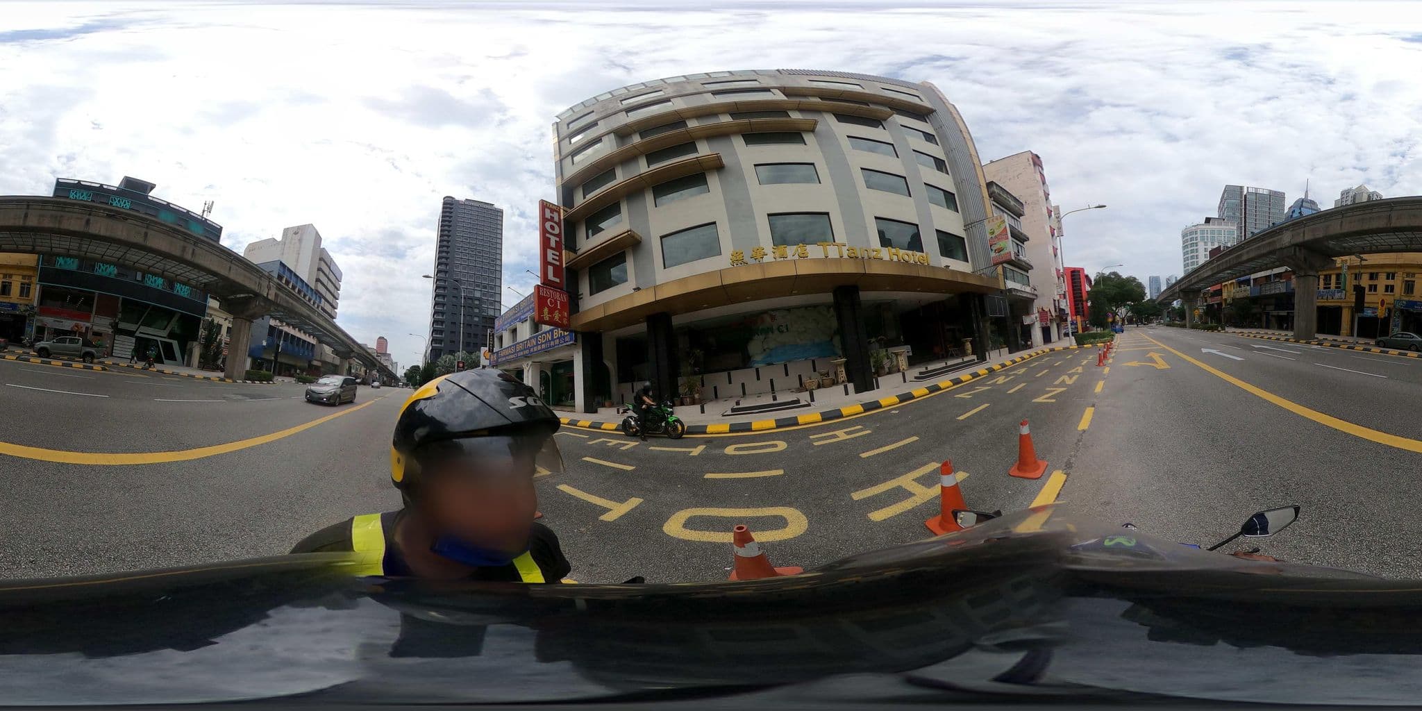 Street view near Swiss Meadow Hotel, Kampung Baru — © ahlang2 (CC BY-SA · Mapillary)