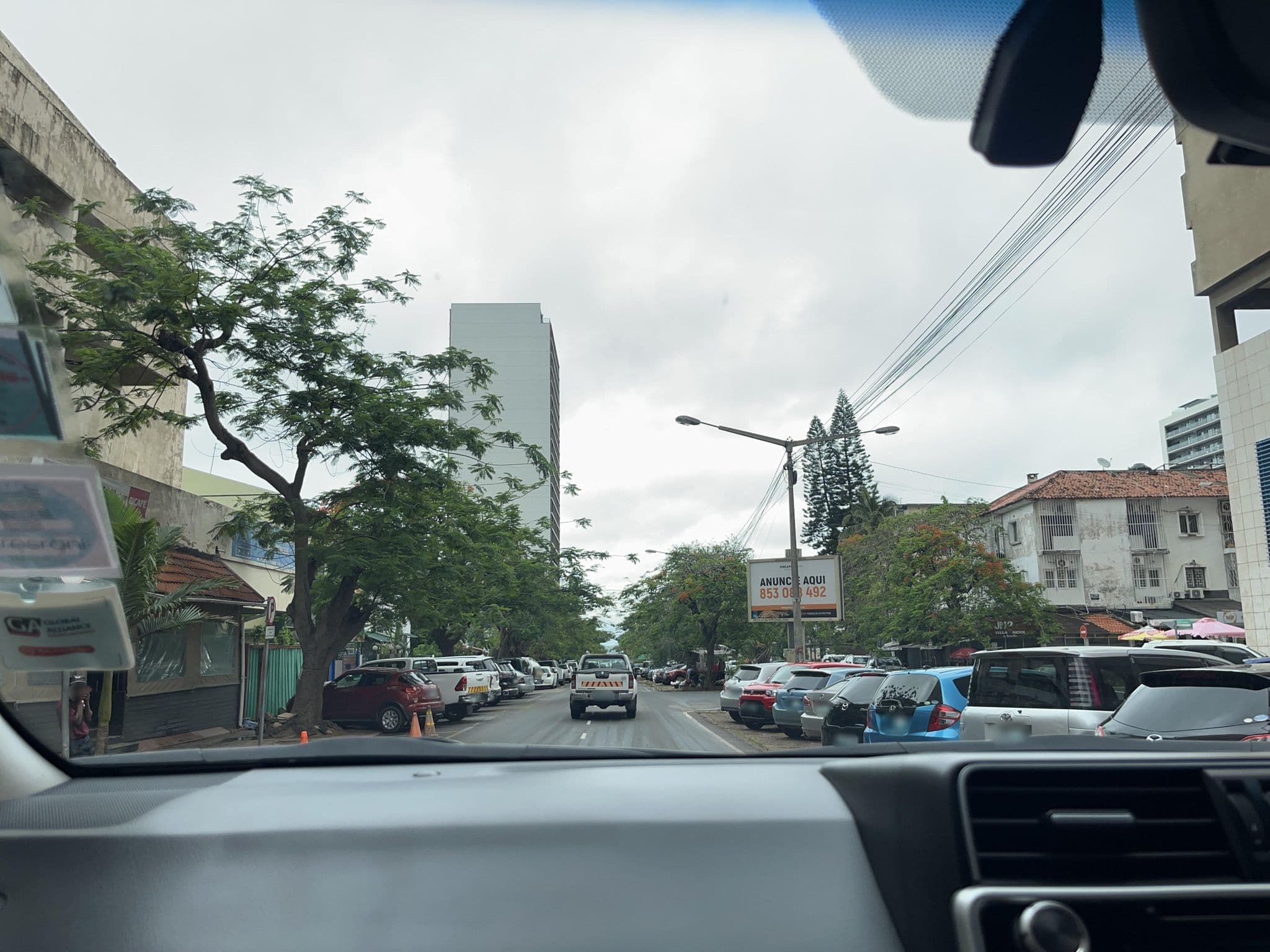 Street view near Hotel Africa II Residencial, Maputo — © naalb (CC BY-SA · Mapillary)
