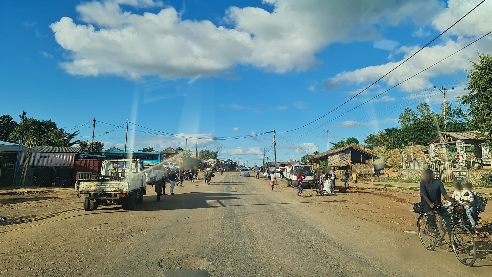 Street view near Rochas hotel, Caia — © mtangune (CC BY-SA · Mapillary)