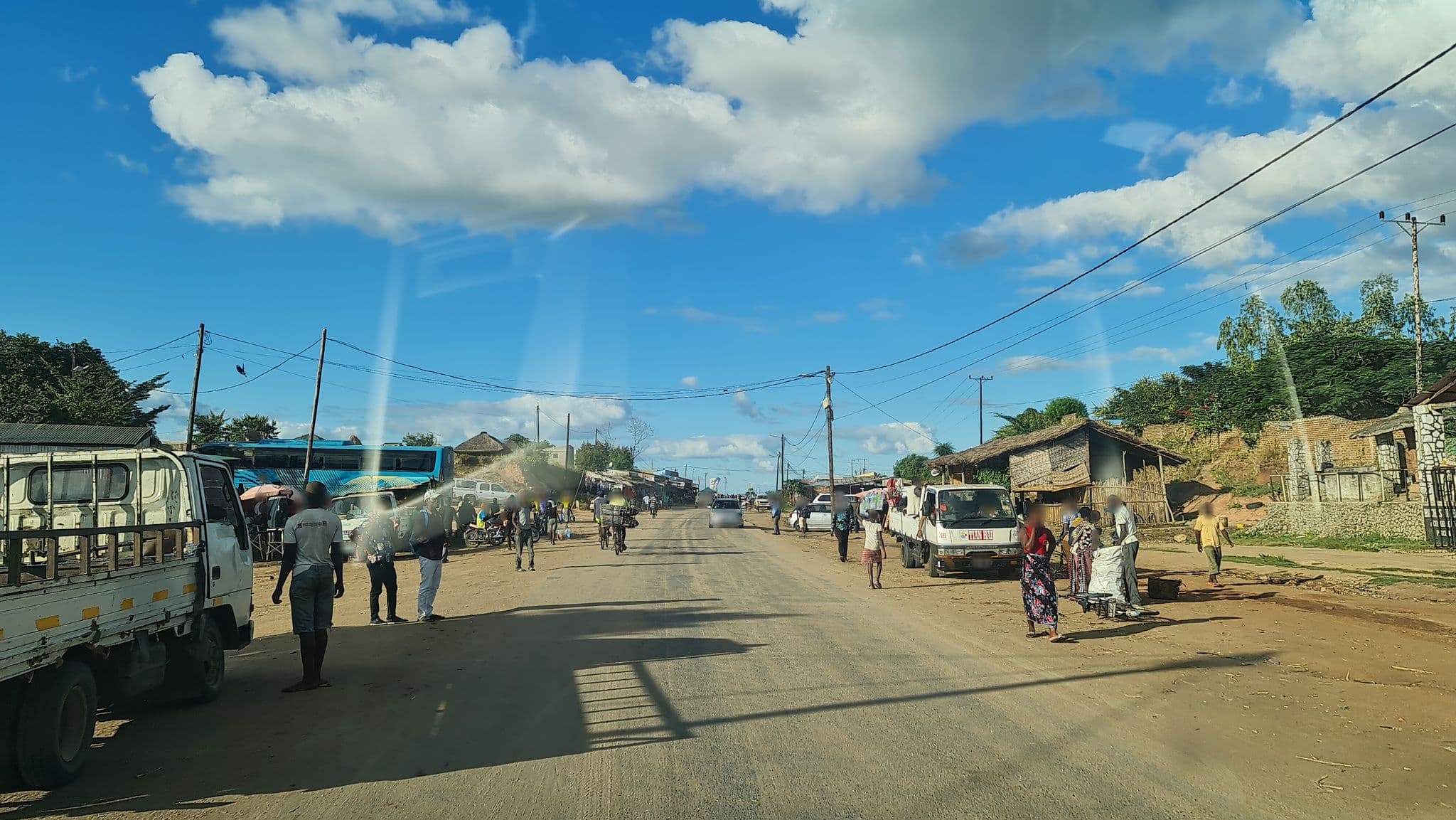 Street view near Hotel Rocha, Caia — © mtangune (CC BY-SA · Mapillary)
