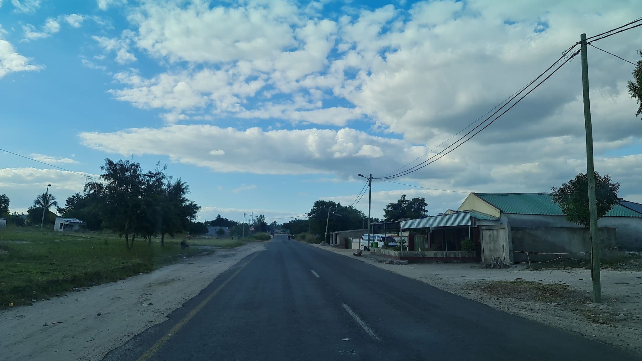 Street view near Fashion House Lodge, Nhamatanda — © mtangune (CC BY-SA · Mapillary)
