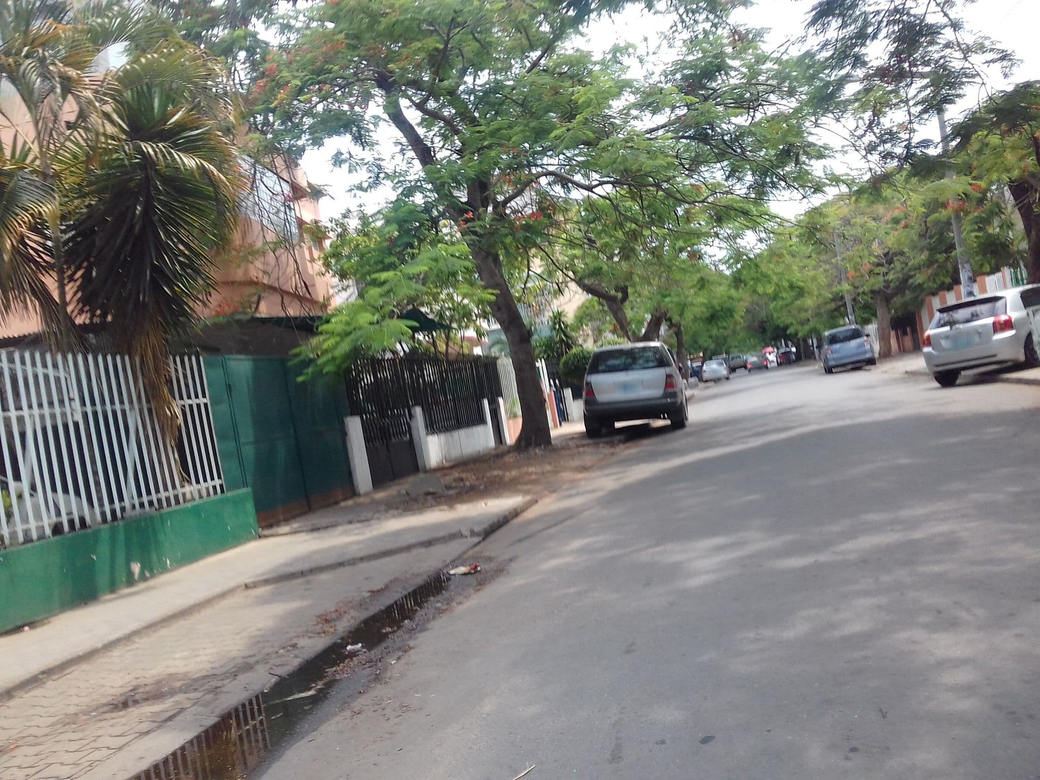 Street view near Ministério da Justiça - cartório notariado Maputo, Maputo — © picatoste (CC BY-SA · Mapillary)