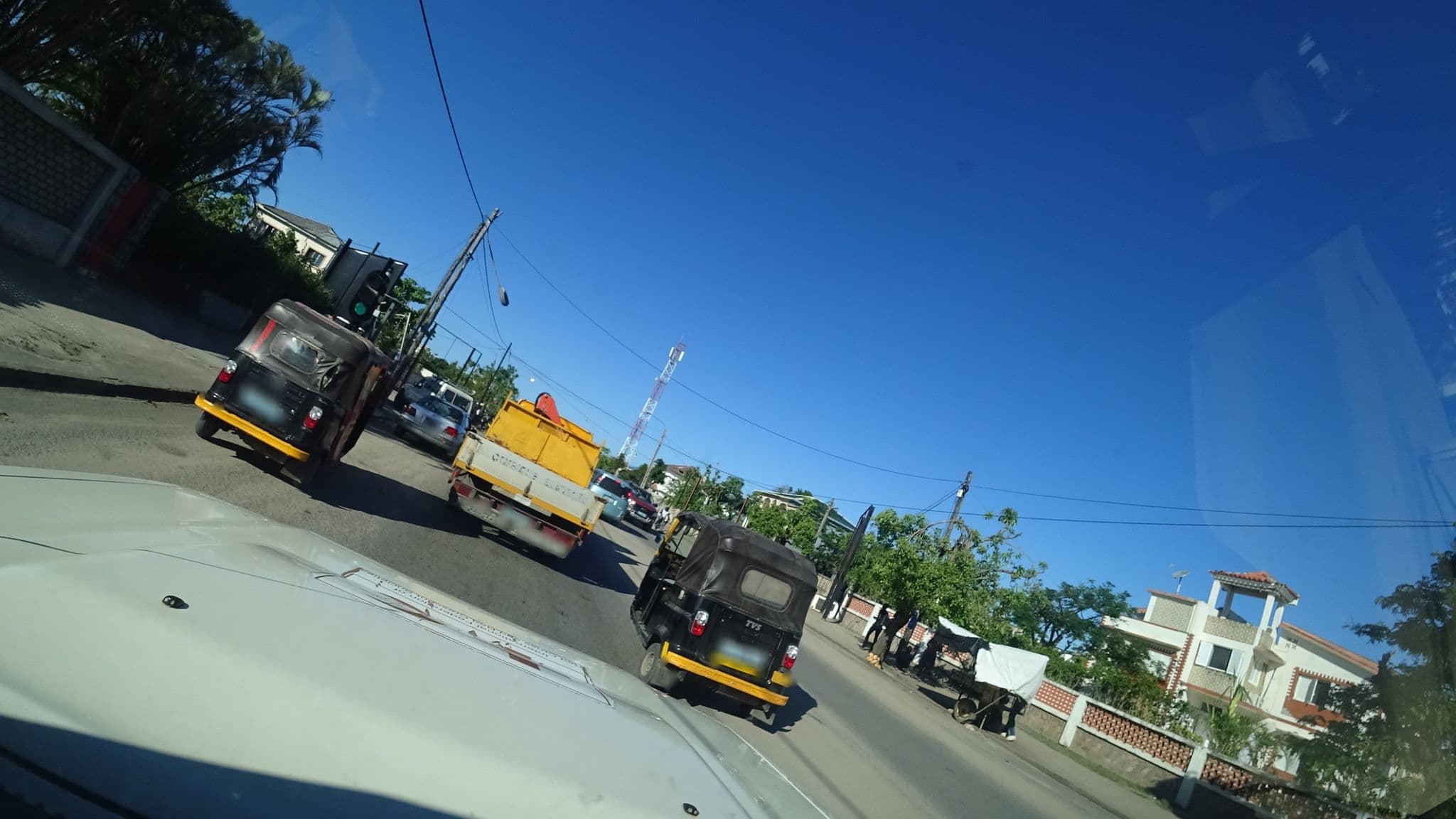 Street view near ASJ Guest House, Beira — © danbjoseph (CC BY-SA · Mapillary)