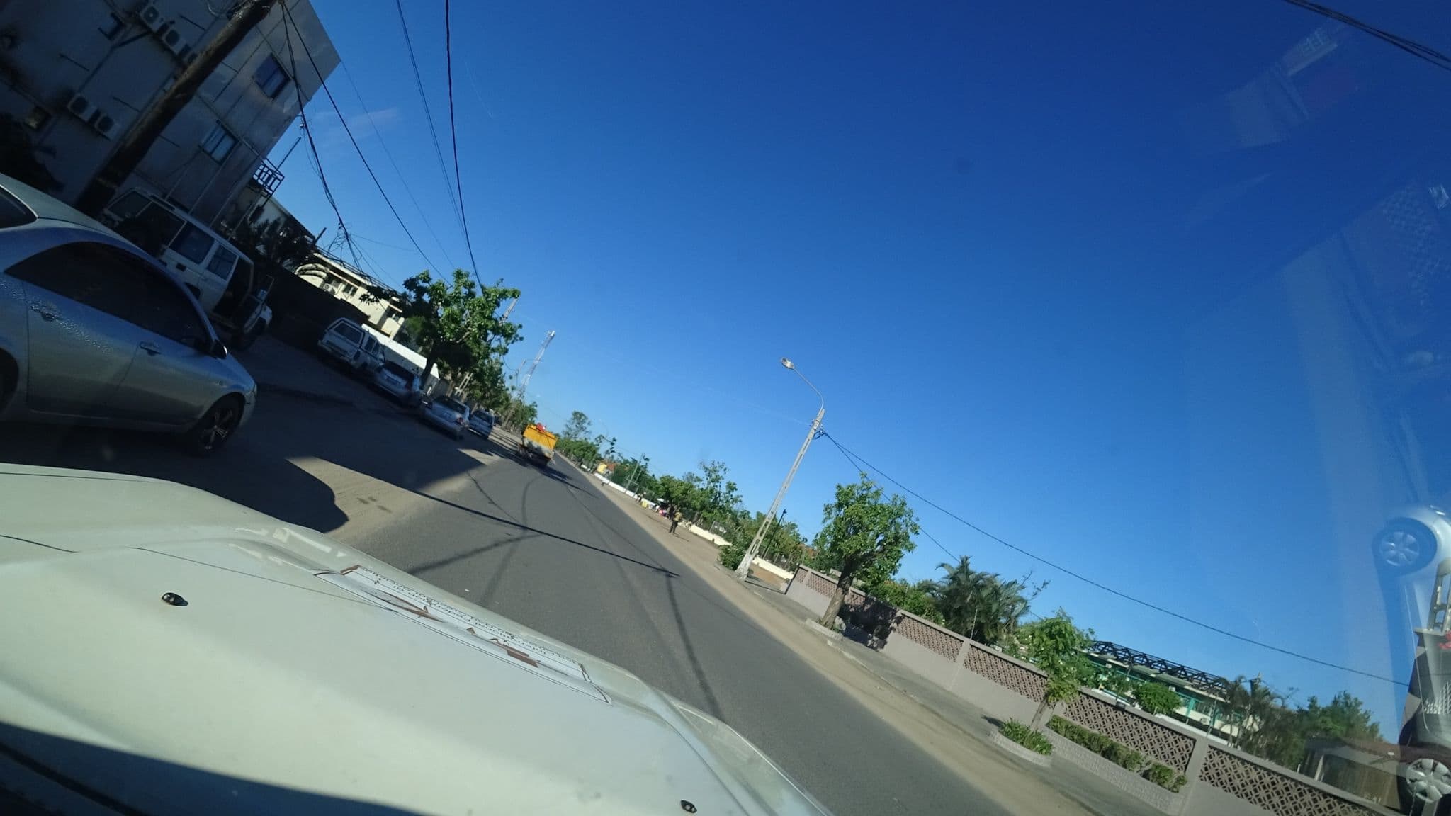 Street view near Sena Hotel, Beira — © danbjoseph (CC BY-SA · Mapillary)