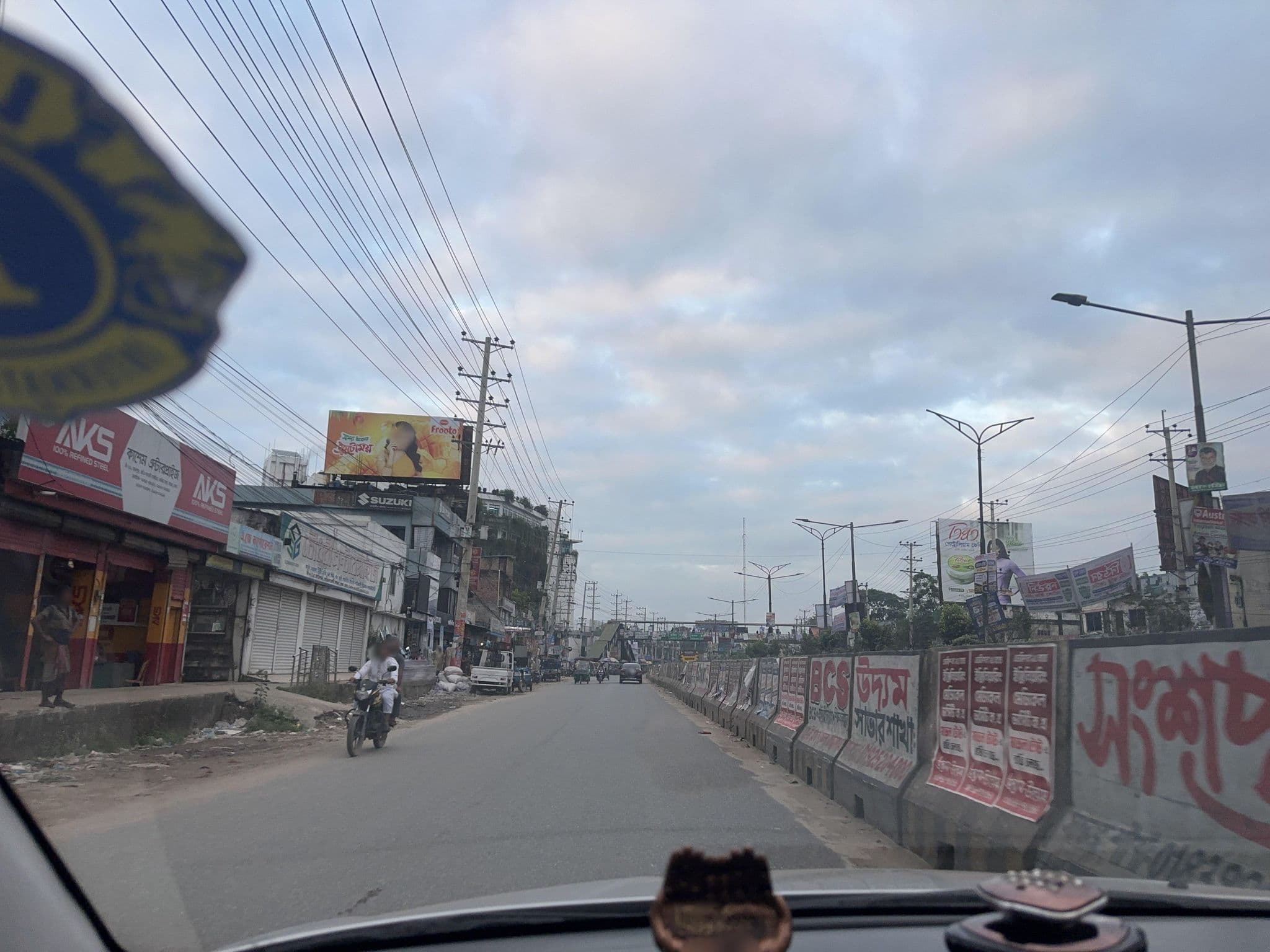 Street view near Robin ar Hotel রবিনের হোটেল, Savar — © nomanbinhossain (CC BY-SA · Mapillary)