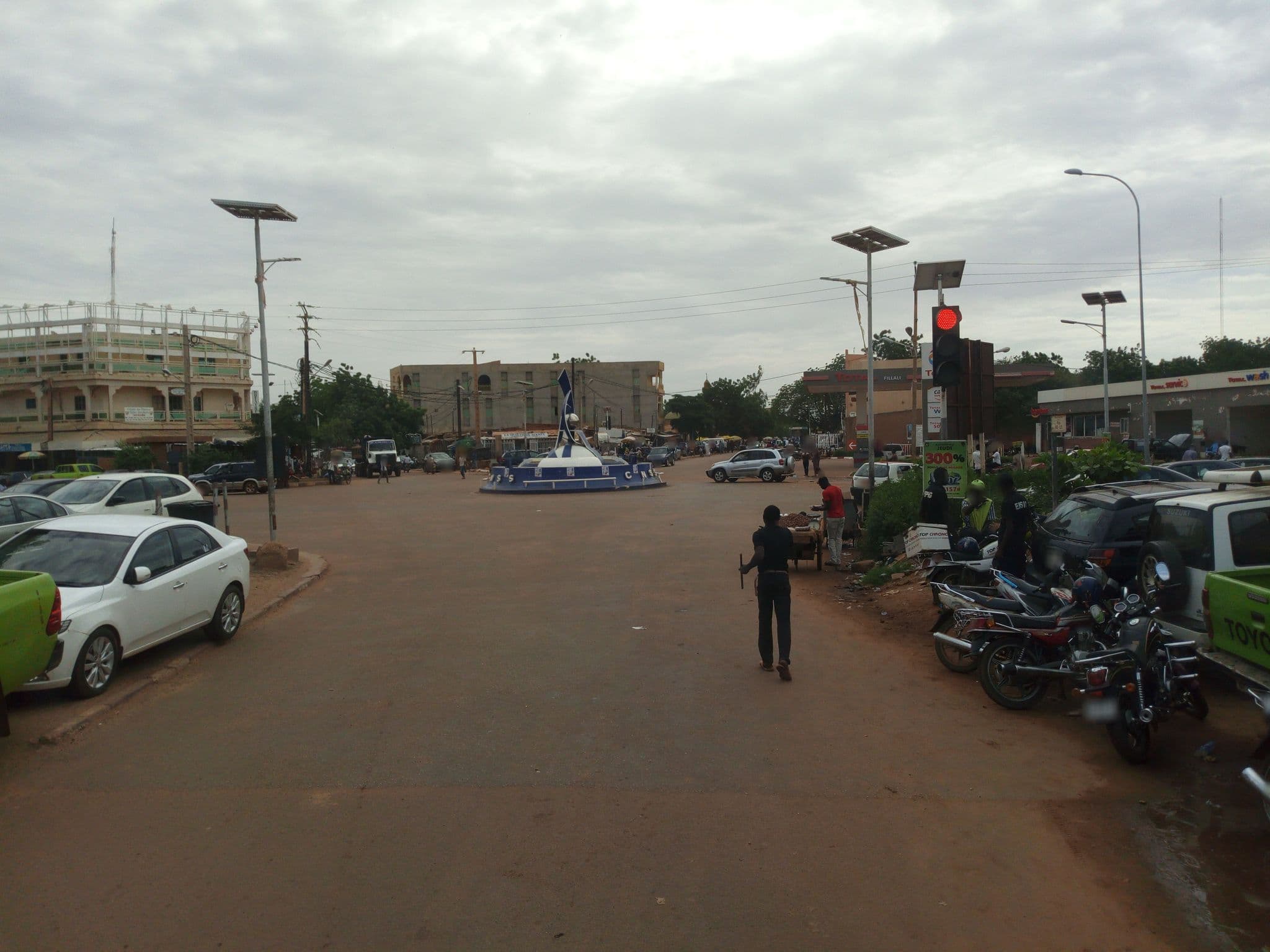 Street view near Hotel Maourey, Niamey — © mensanh (CC BY-SA · Mapillary)