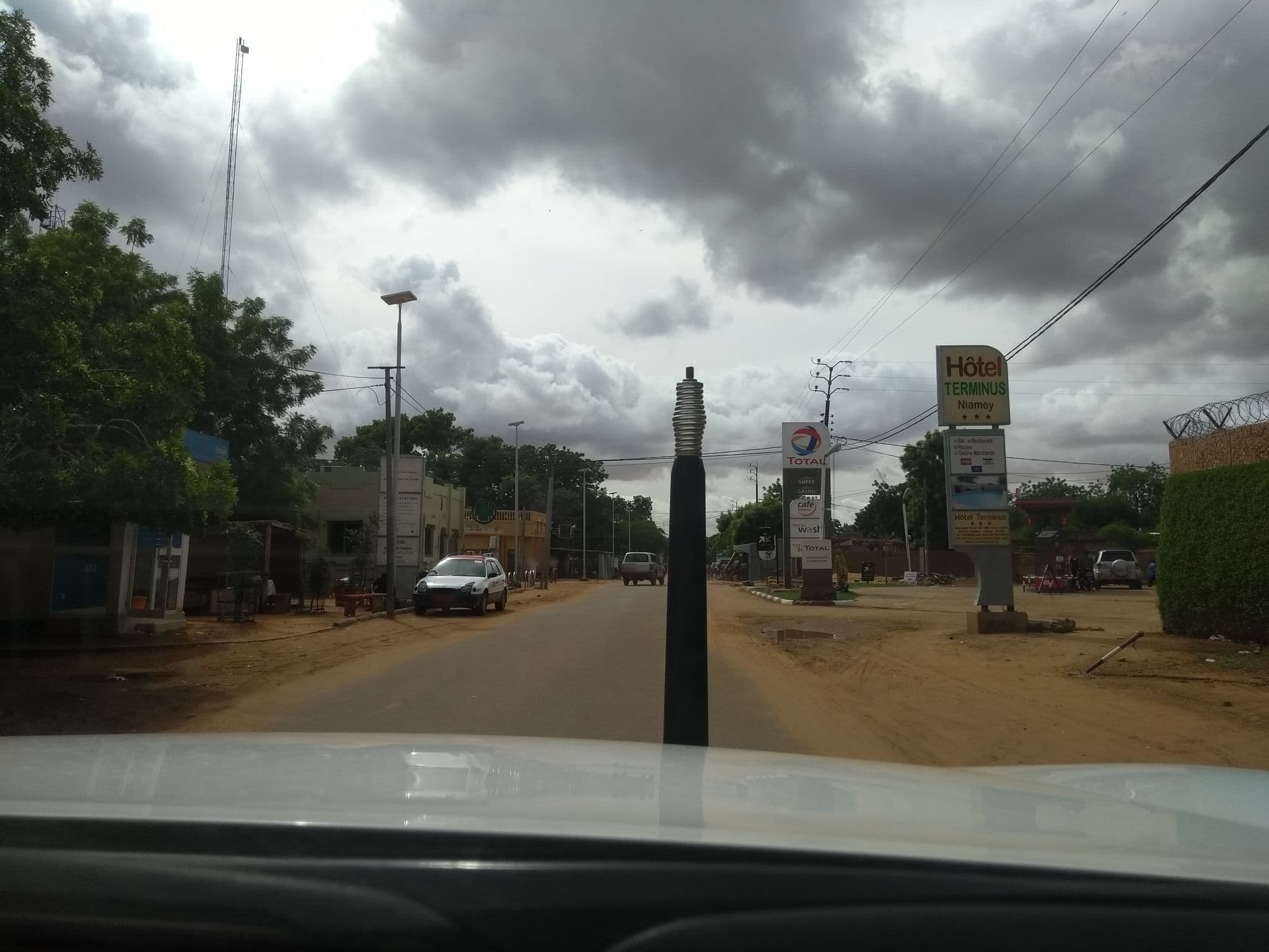 Street view near Hotel Terminus, Niamey — © severingeo (CC BY-SA · Mapillary)