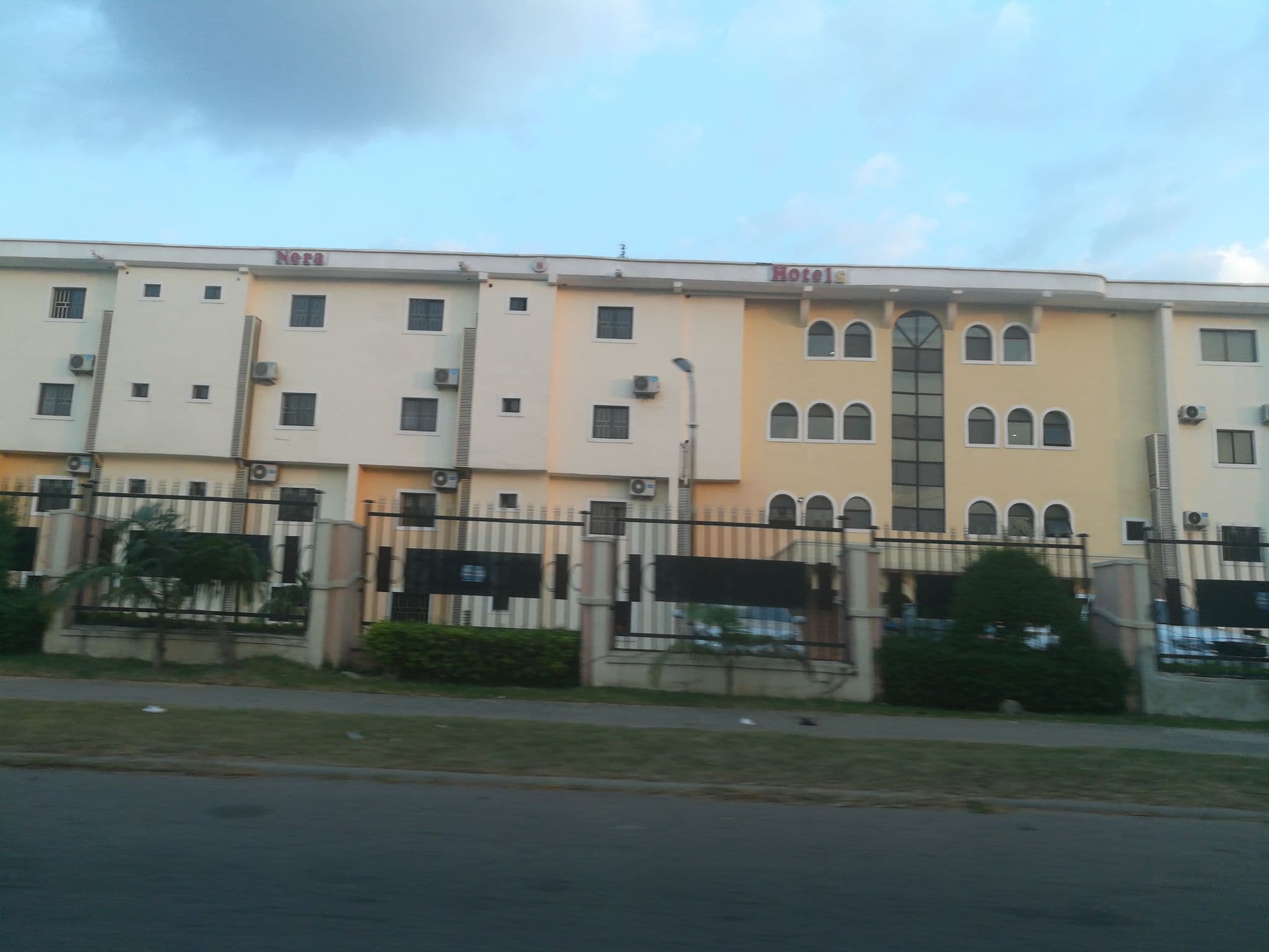 Street view near Capital Lake Hotel, Abuja — © ralebipim (CC BY-SA · Mapillary)