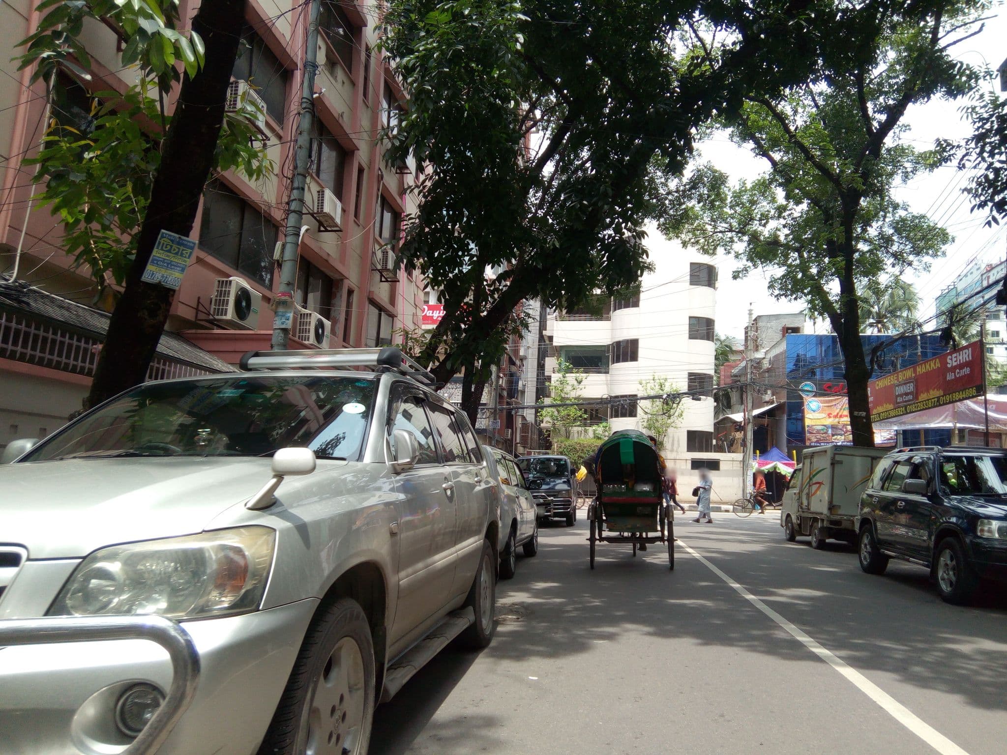 Street view near Innotel Luxury Business Hotel, Kafrul — © mapdhaka (CC BY-SA · Mapillary)