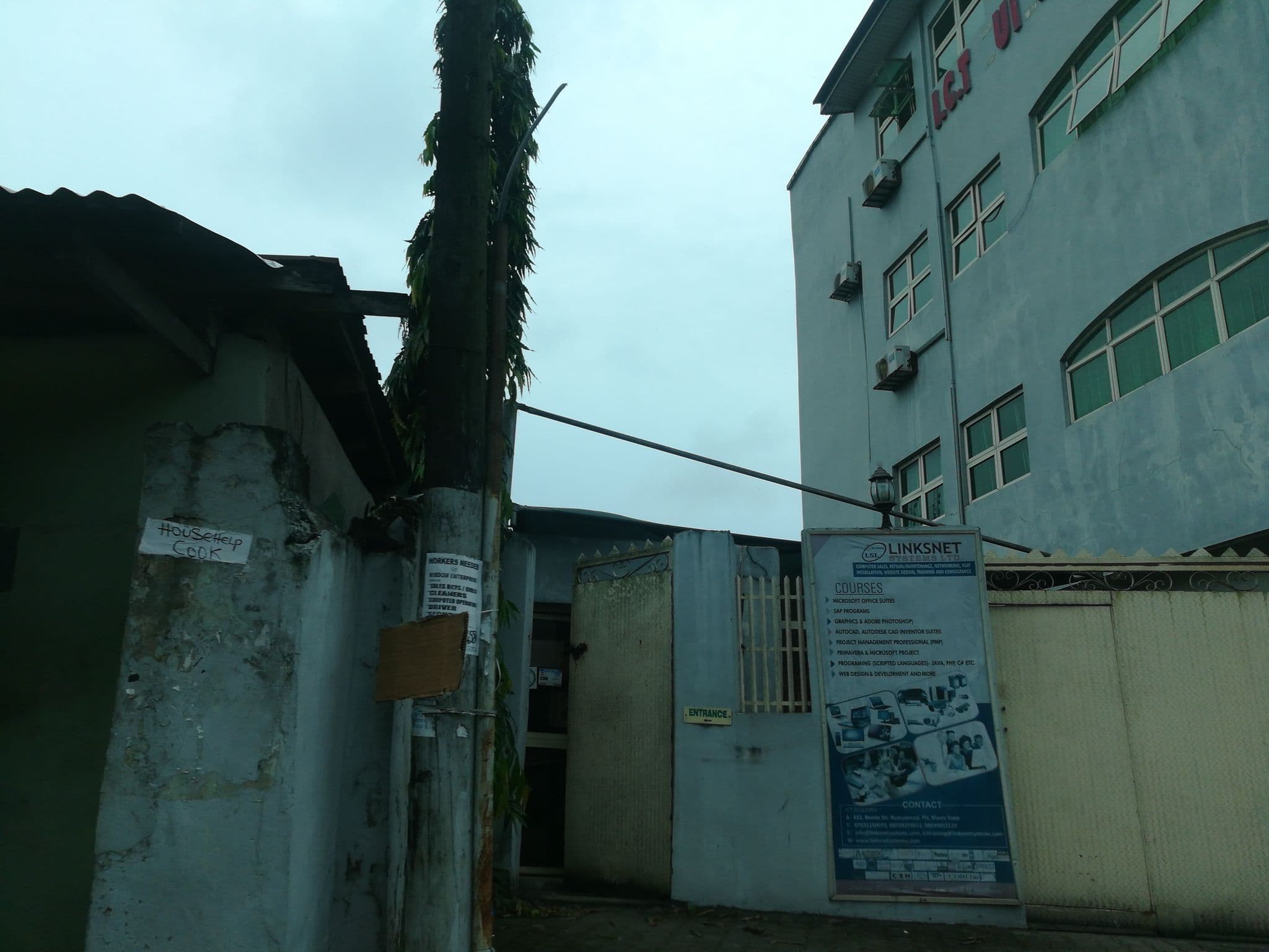 Street view near 26 Bende Street, Port Harcourt — © ralebipim (CC BY-SA · Mapillary)